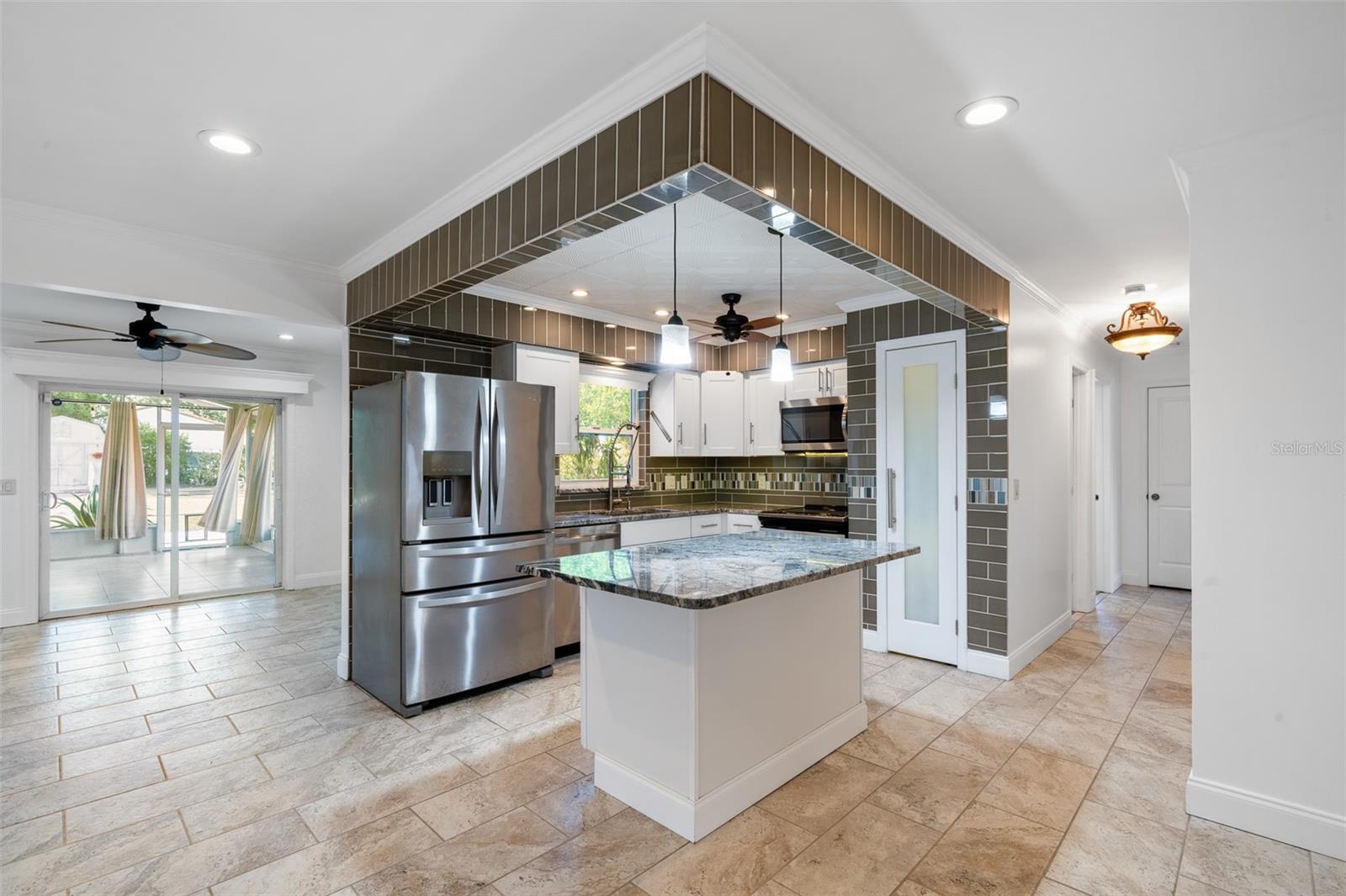 SILVER LAKE ESTATES - Residential