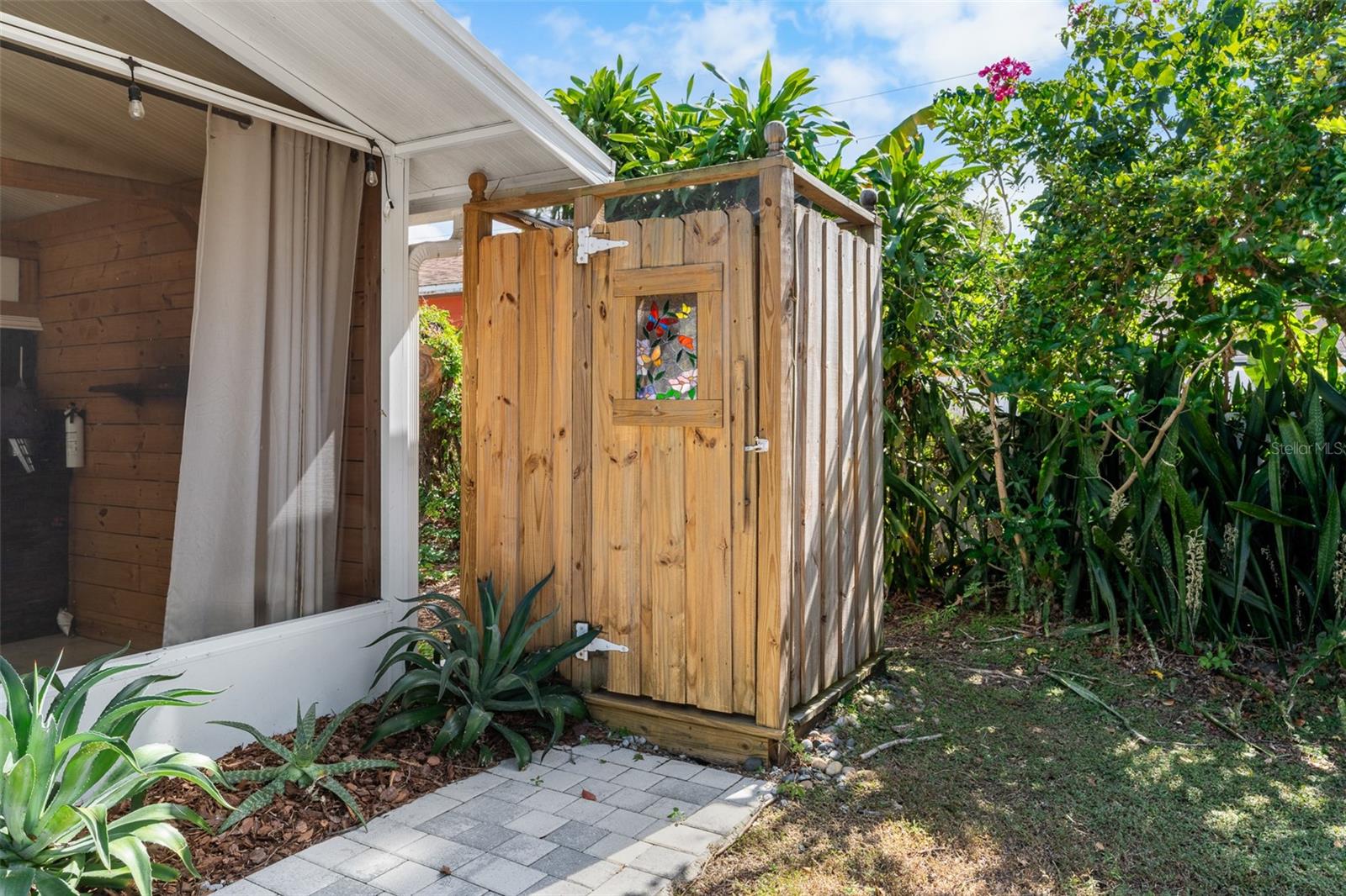 SILVER LAKE ESTATES - Residential