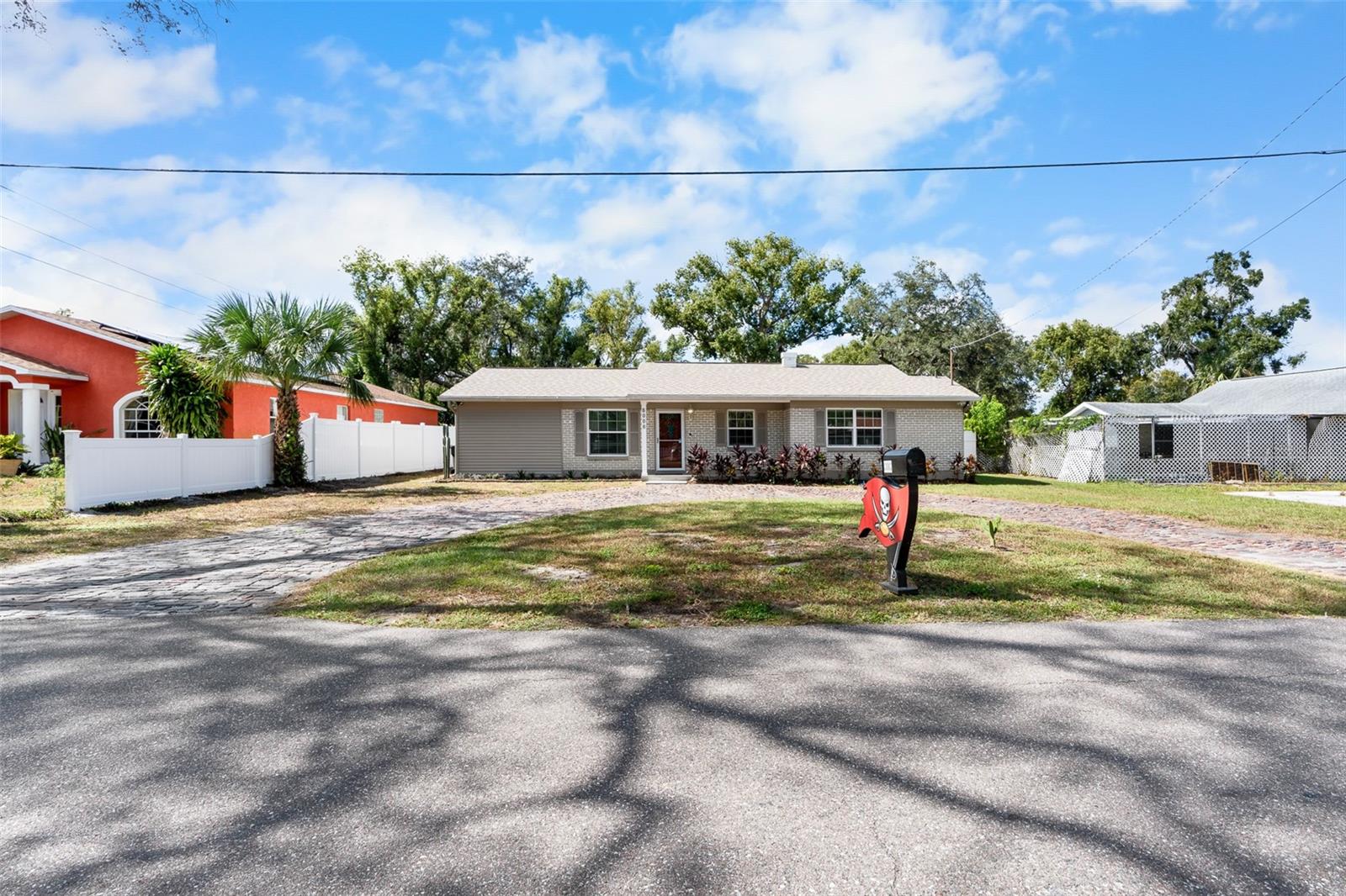 SILVER LAKE ESTATES - Residential