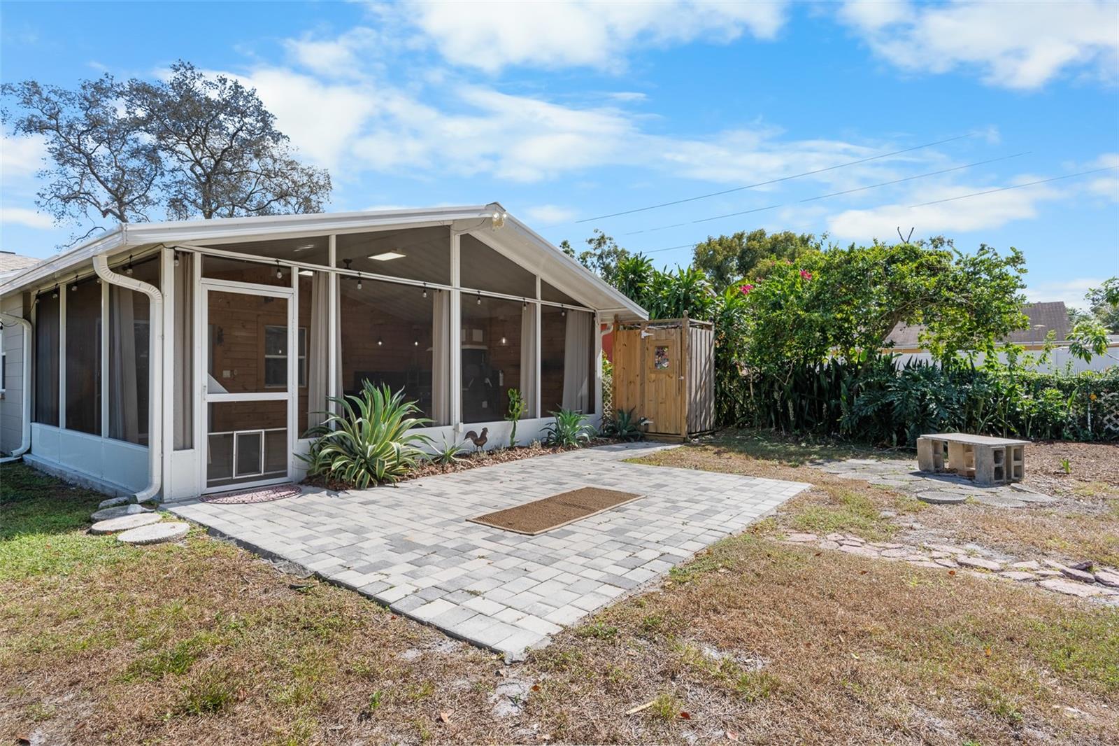 SILVER LAKE ESTATES - Residential