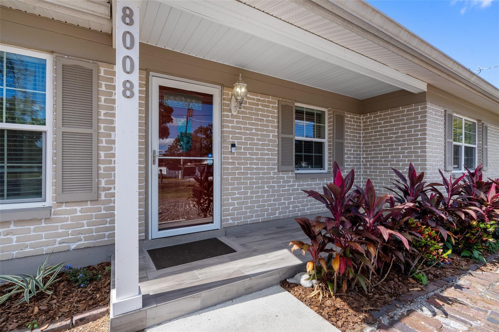 SILVER LAKE ESTATES - Residential