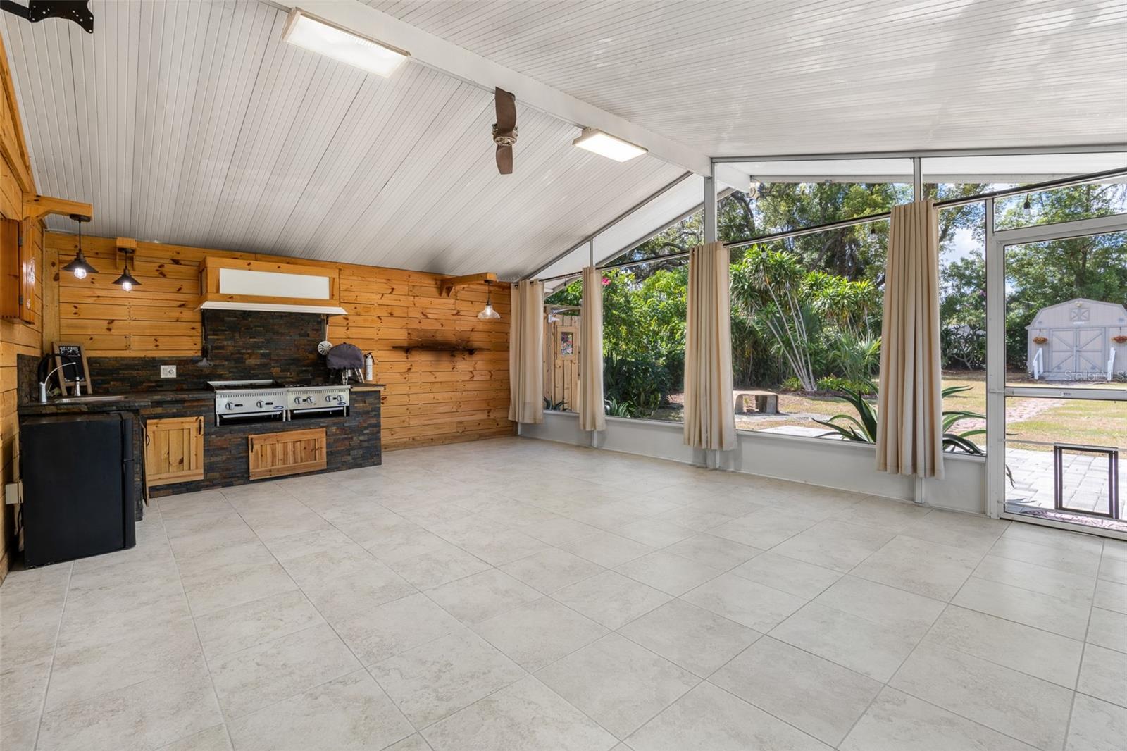 SILVER LAKE ESTATES - Residential