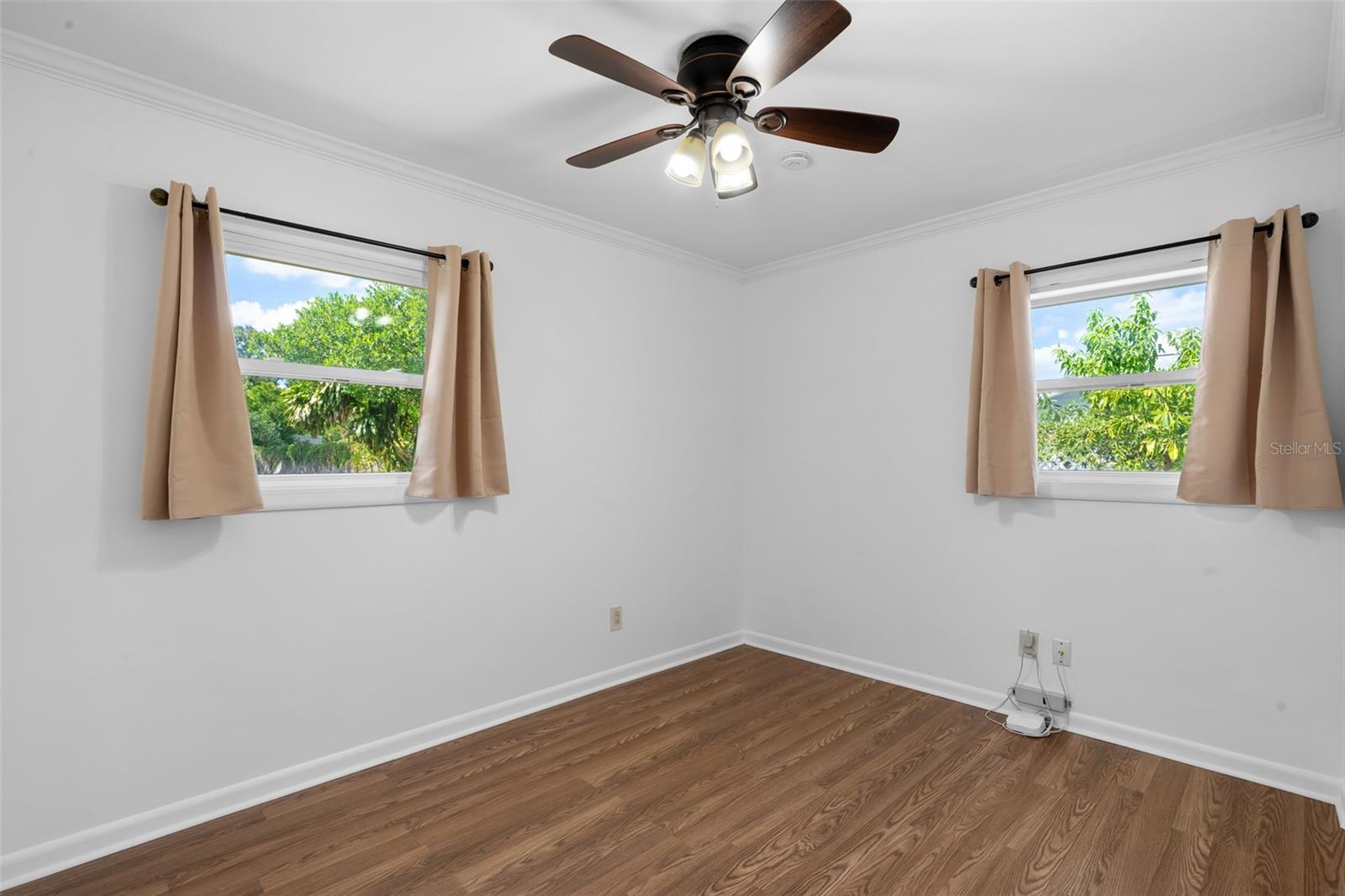 SILVER LAKE ESTATES - Residential