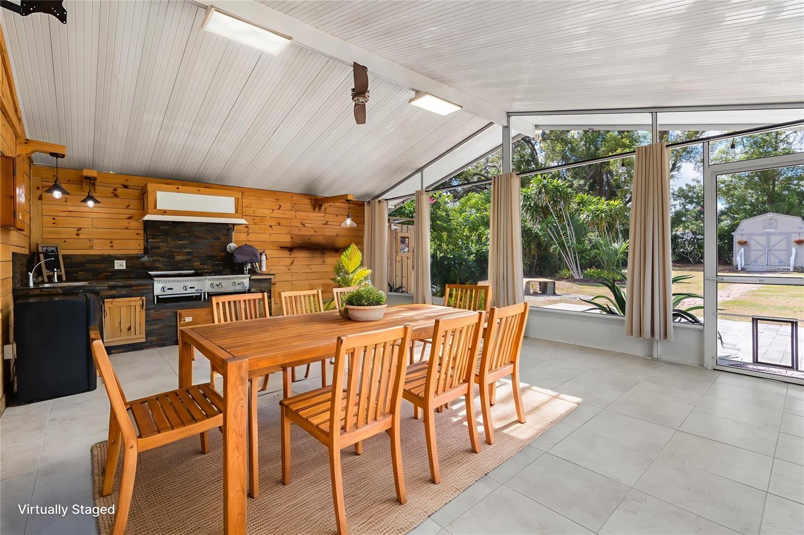 SILVER LAKE ESTATES - Residential