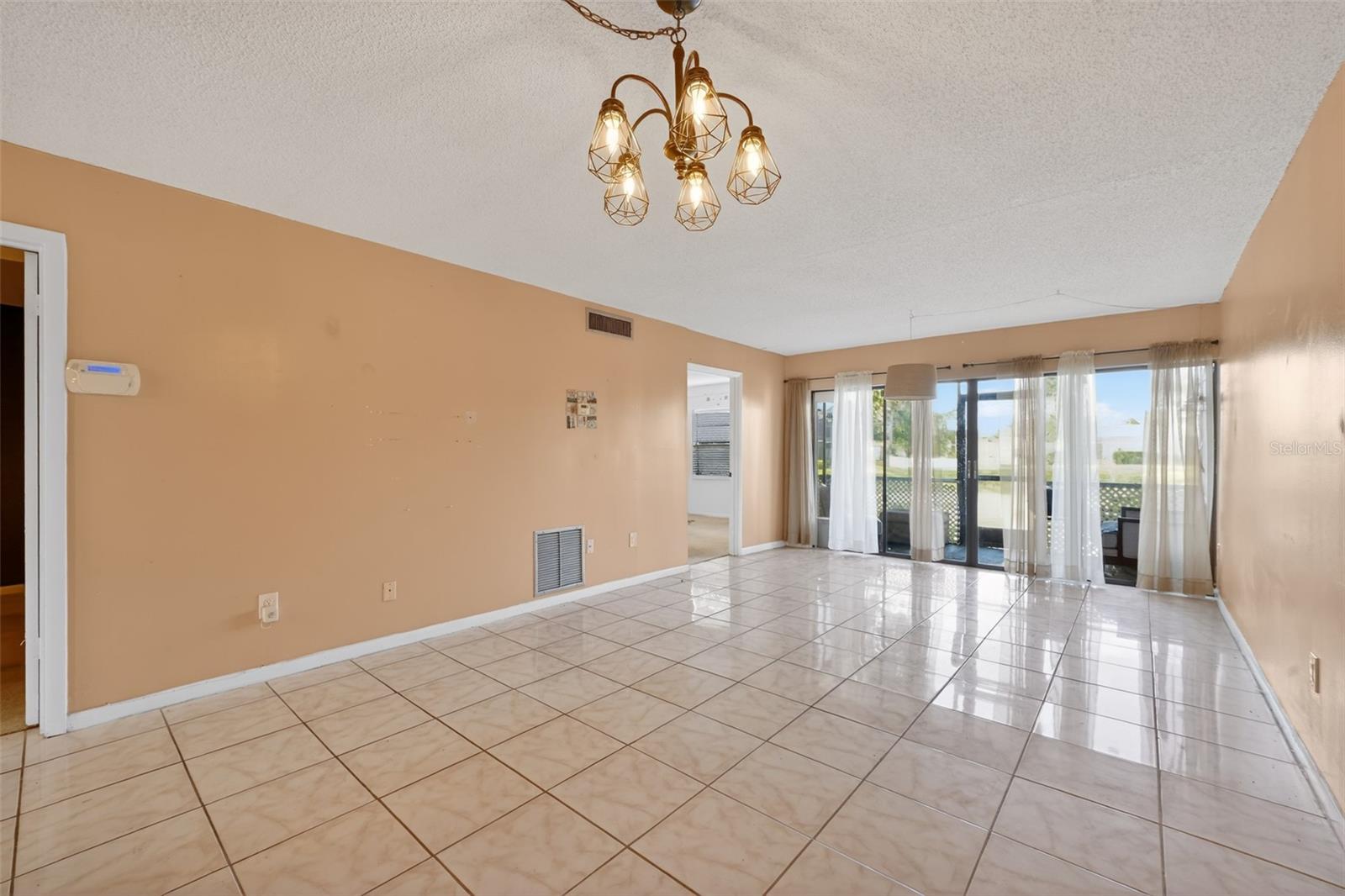 2050 OLEANDER BOULEVARD 6-105