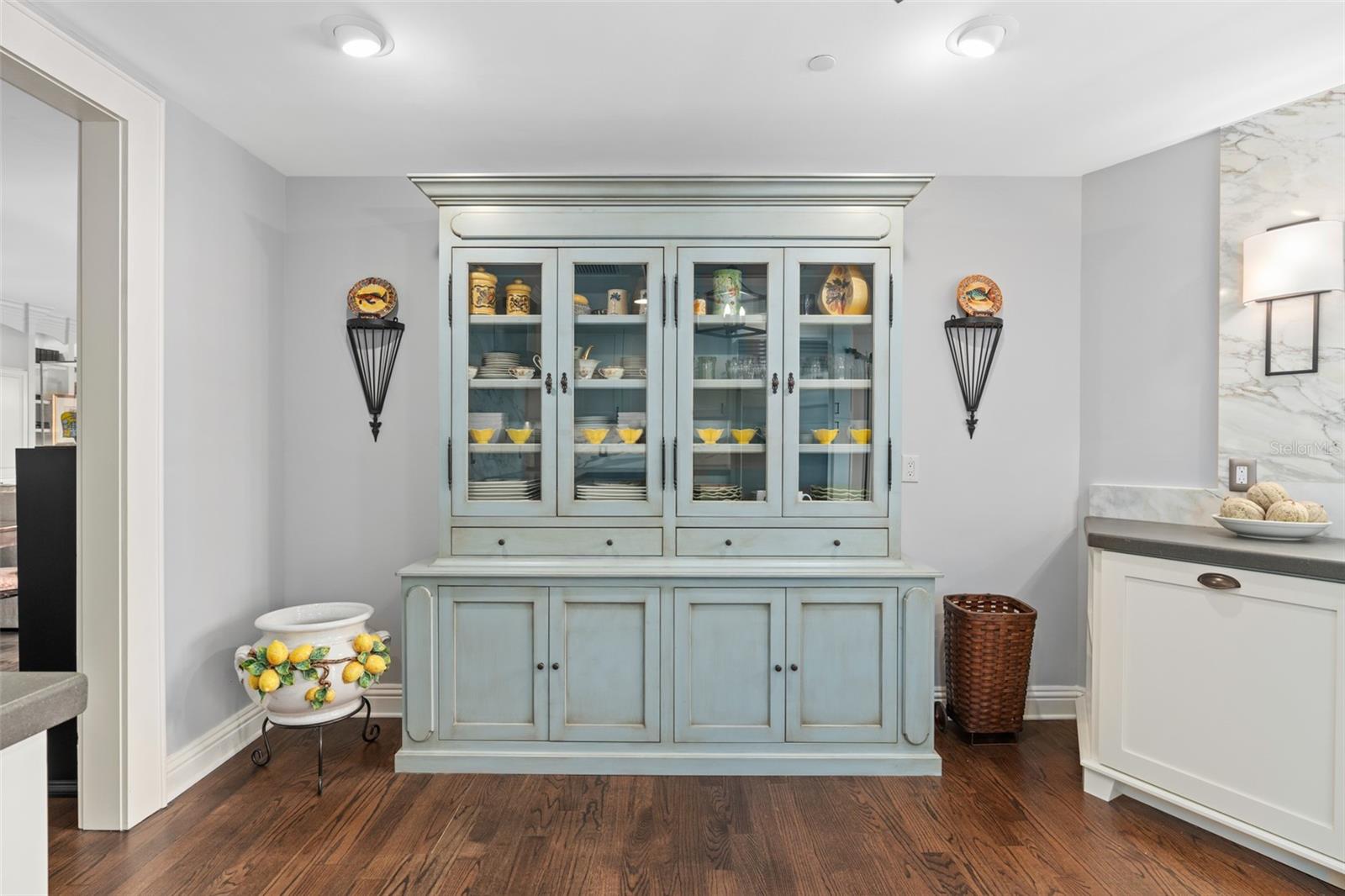 VERSAILLES WINTER PARK CONDO - Residential