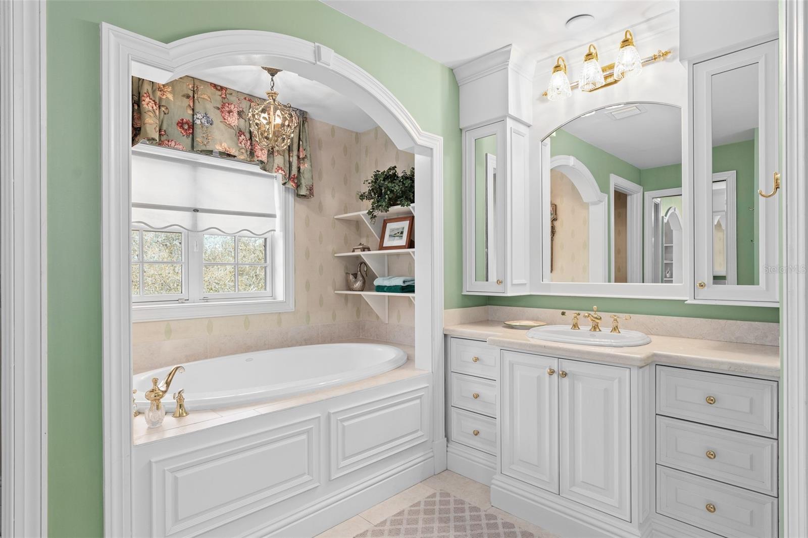 VERSAILLES WINTER PARK CONDO - Residential