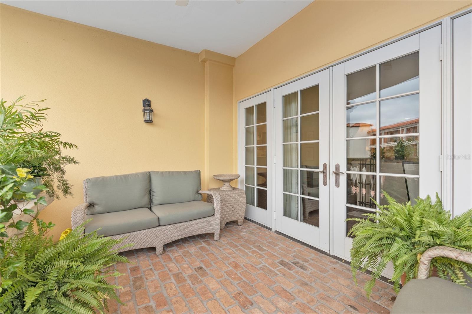 VERSAILLES WINTER PARK CONDO - Residential