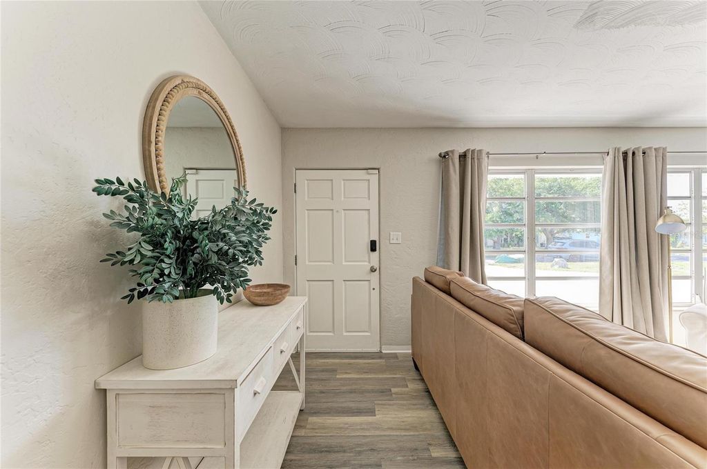 Photo of 120 60th Street W, Bradenton, FL 34209 (MLS # A4691069)