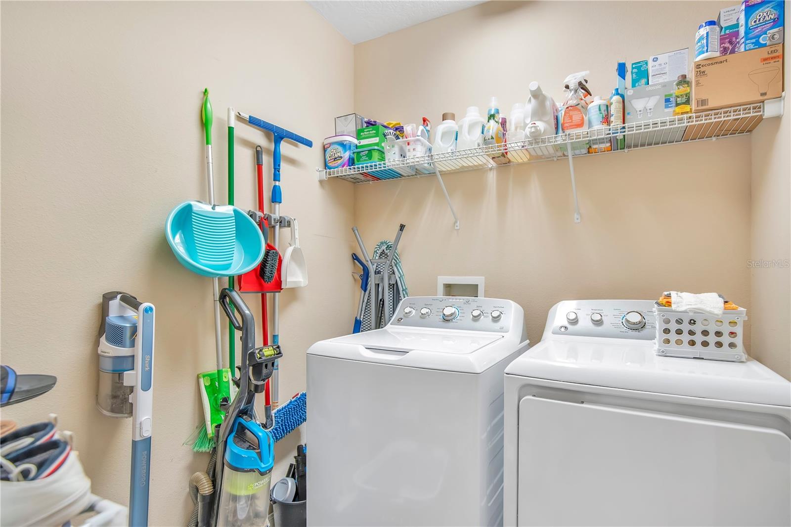 LAKE MARY LANDINGS - Residential