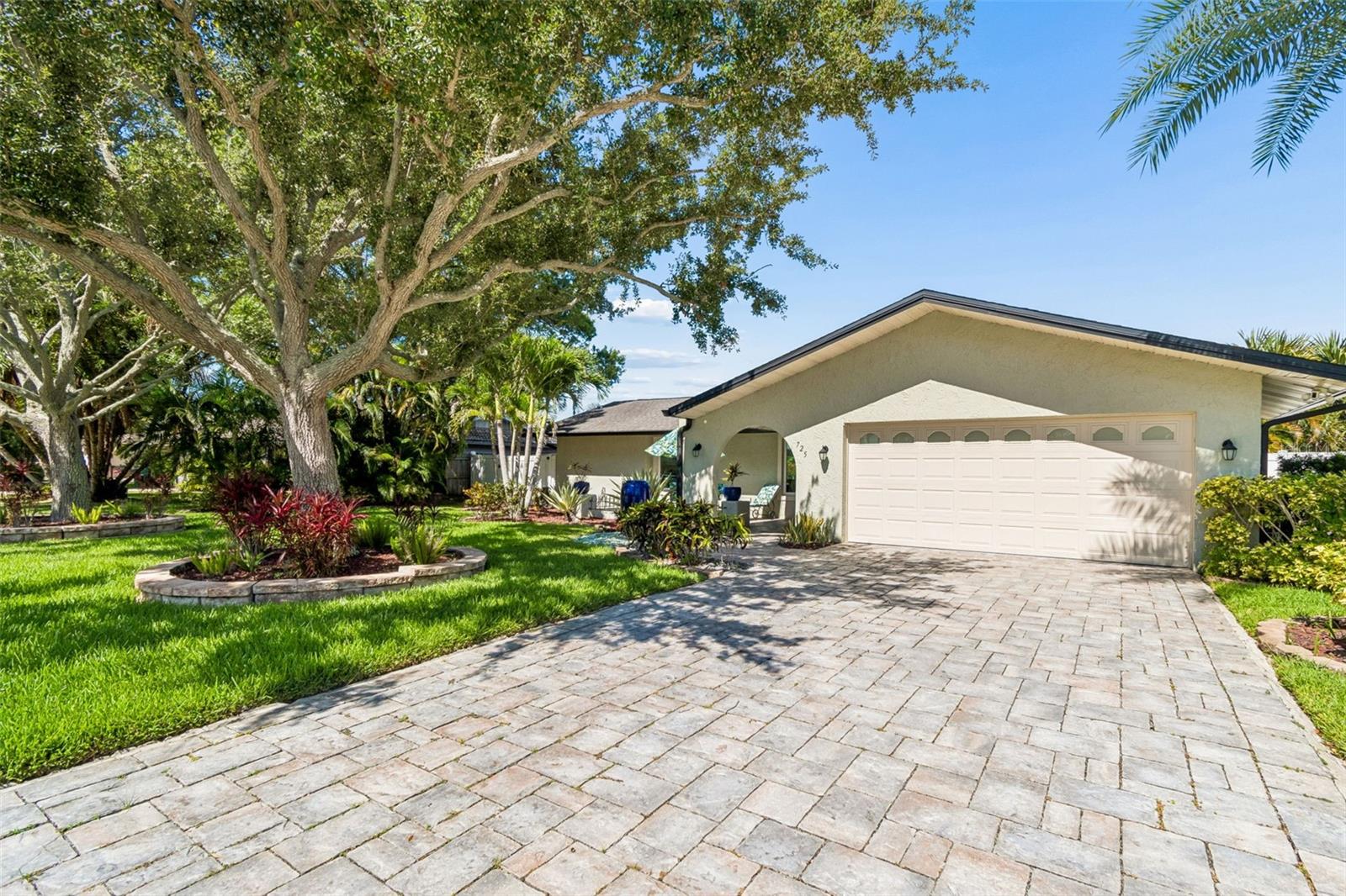 725 DEL ORO DRIVE