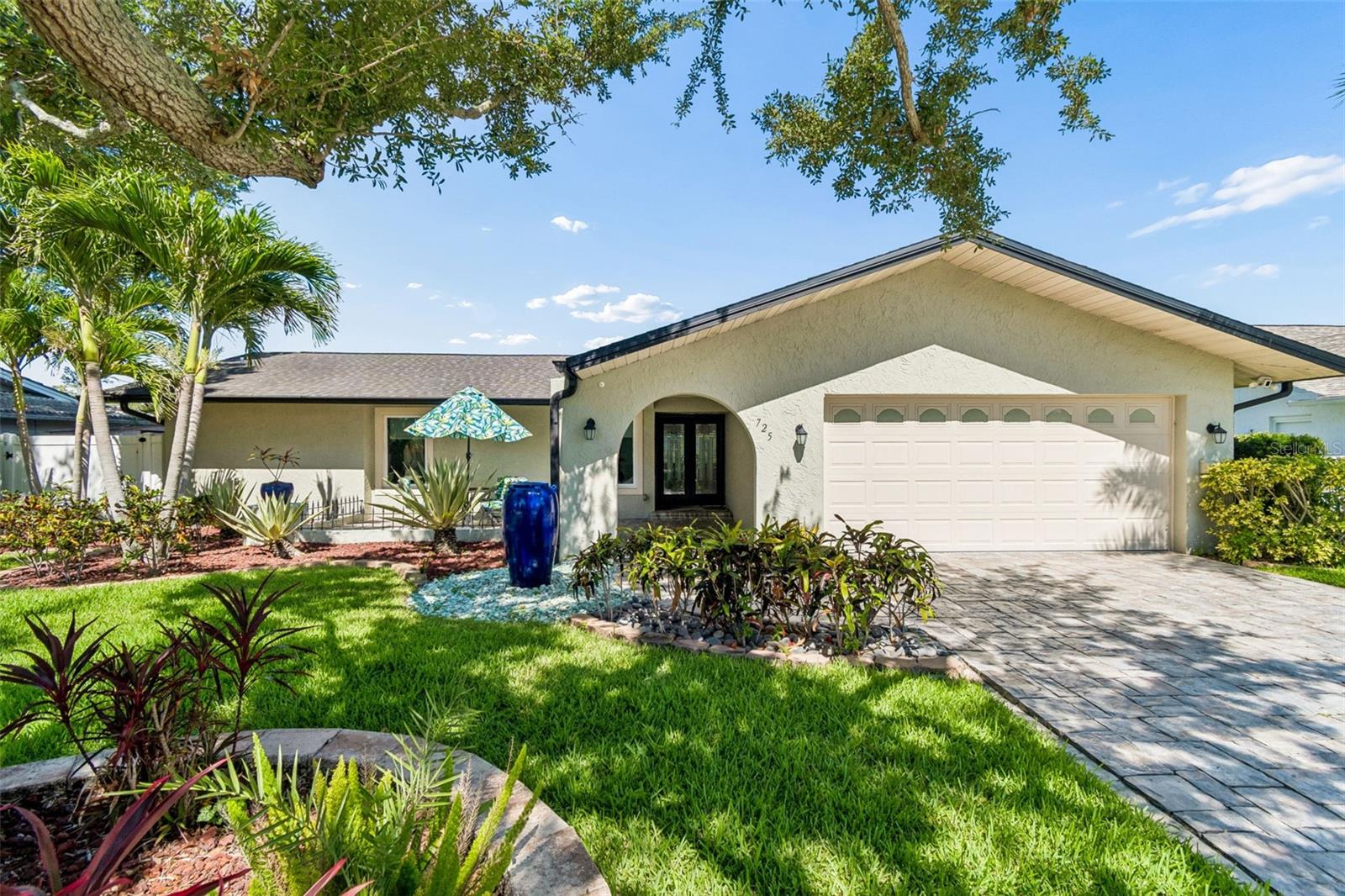 725 DEL ORO DRIVE