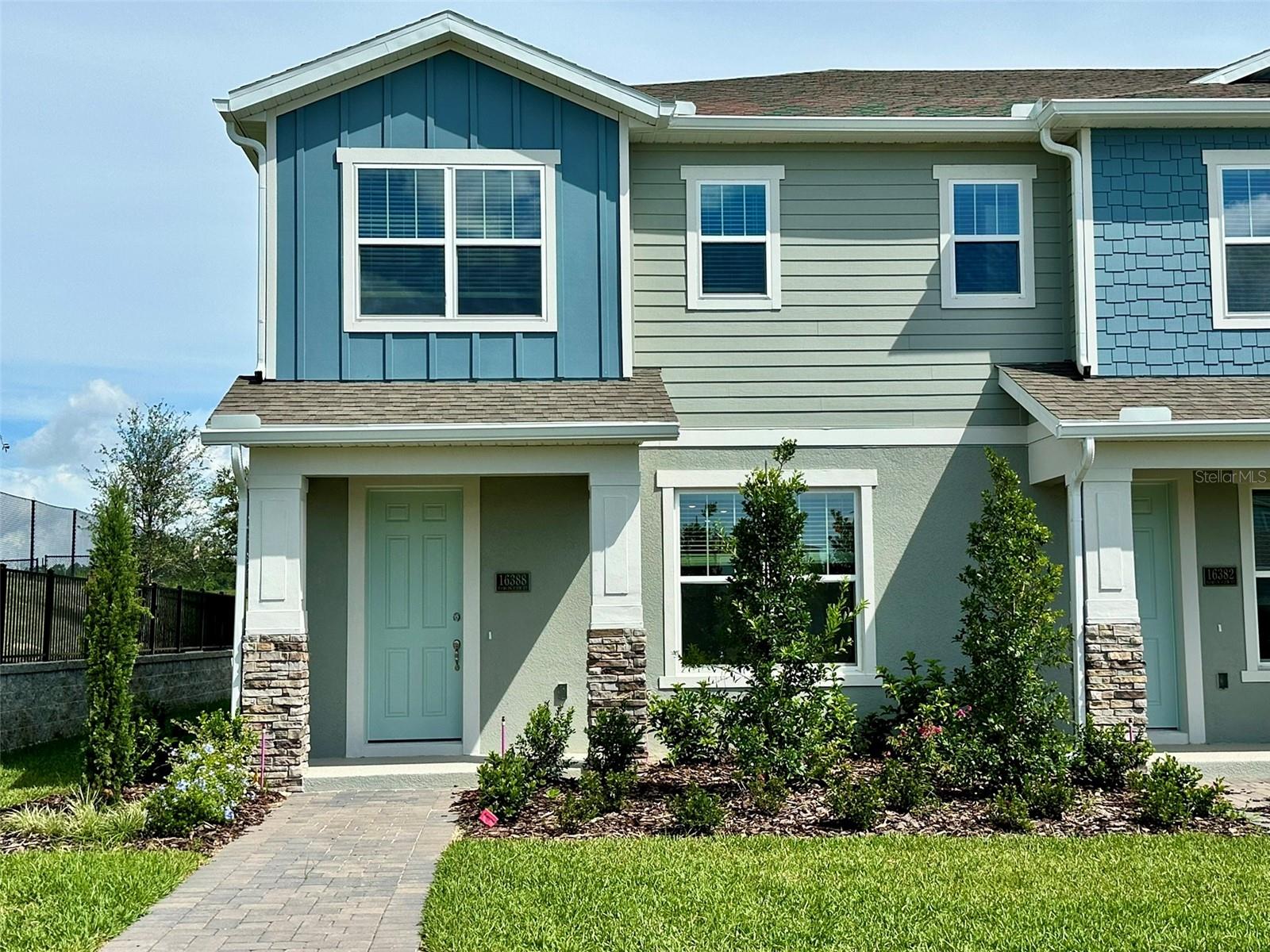 Brand New Corner Unit Townhome in Prime Winter Garden Location – Now Available for Rent!
Welcome to this stunning, never-lived-in 3-bedroom, 2.5-bathroom townhome built in 2025, located on a desirable corner lot in one of Winter Garden’s most sought-after communities. With a spacious 2-car garage and modern finishes throughout, this move-in-ready rental offers the perfect blend of comfort, convenience, and contemporary style.
Step inside to discover a bright open-concept layout with abundant natural light, brand new stainless steel appliances, sleek cabinetry, and elegant countertops. Upstairs, you’ll find three spacious bedrooms, including a serene primary suite with a beautifully appointed en-suite bathroom and walk-in closet.
Enjoy the peace of a quiet residential neighborhood while being just a short walk to top-rated elementary and middle schools. This home offers unbeatable accessibility with quick access to the 429 expressway and close proximity to all the vibrant attractions of the Hamlin area — including Cinépolis Luxury Cinemas, Walmart, Publix, and a major Orlando Health medical facility.
Rent terms and pet policy must be confirmed with the listing agent.
Don’t miss your opportunity to be the very first resident in this immaculate home. Available now! — schedule your private showing today!