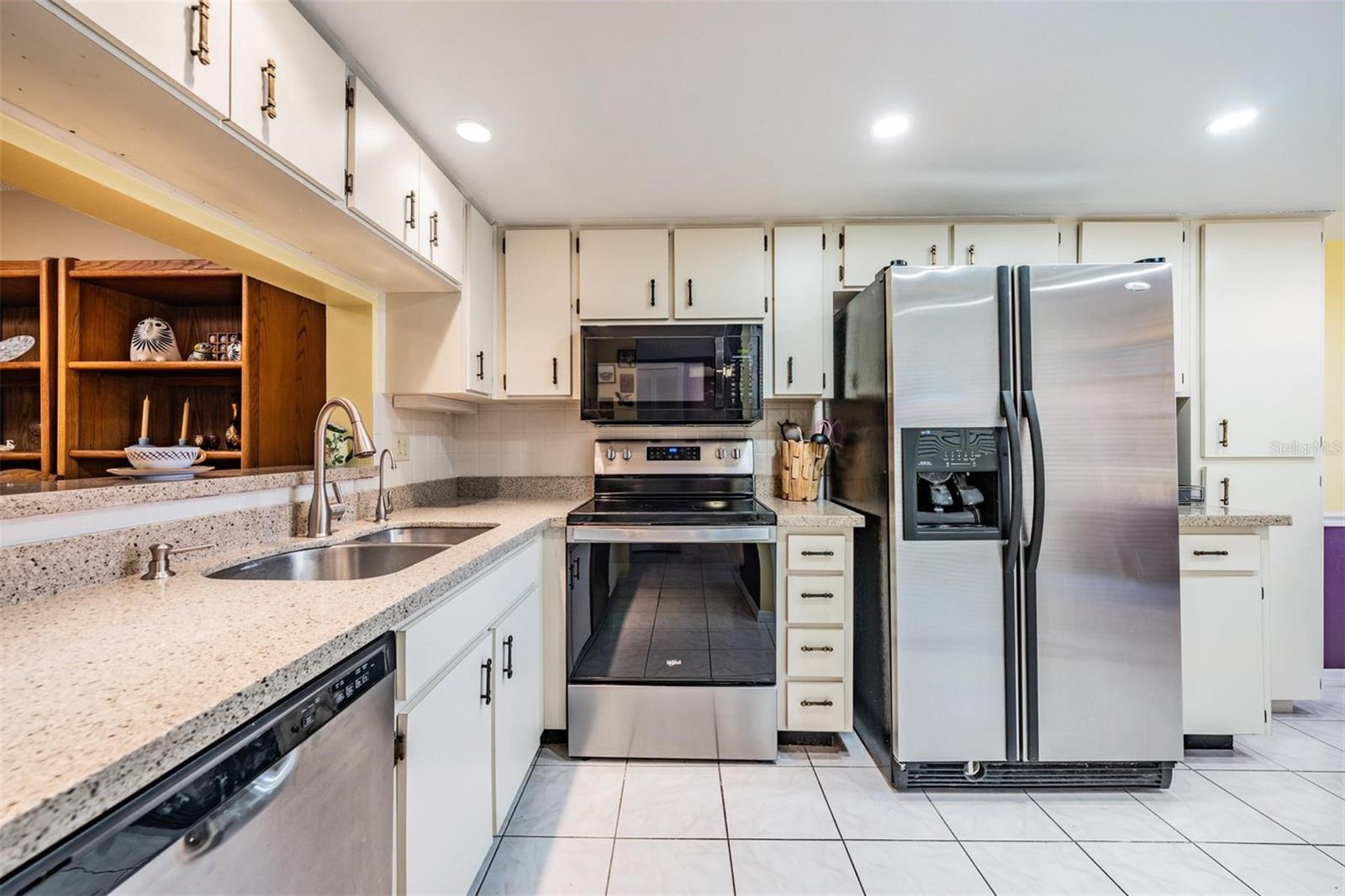 2020 LAKEVIEW DRIVE 102
