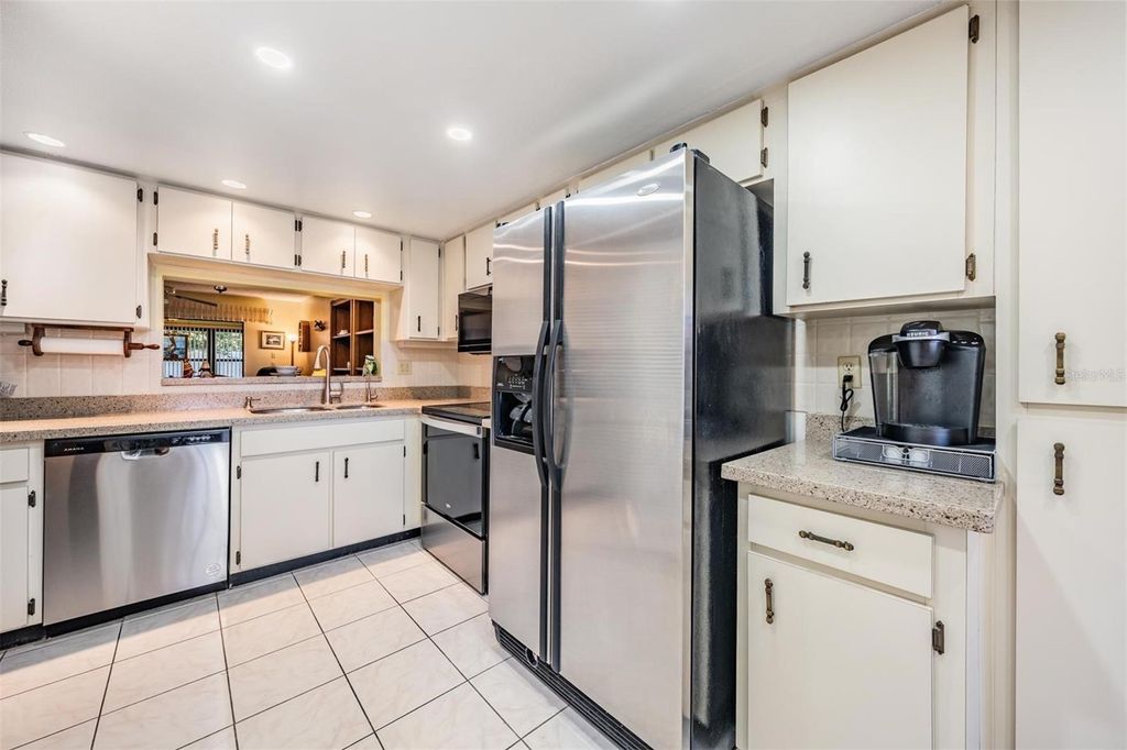 Photo of 2020 Lakeview Drive #102, Clearwater, FL 33763 (MLS # TB8412908)