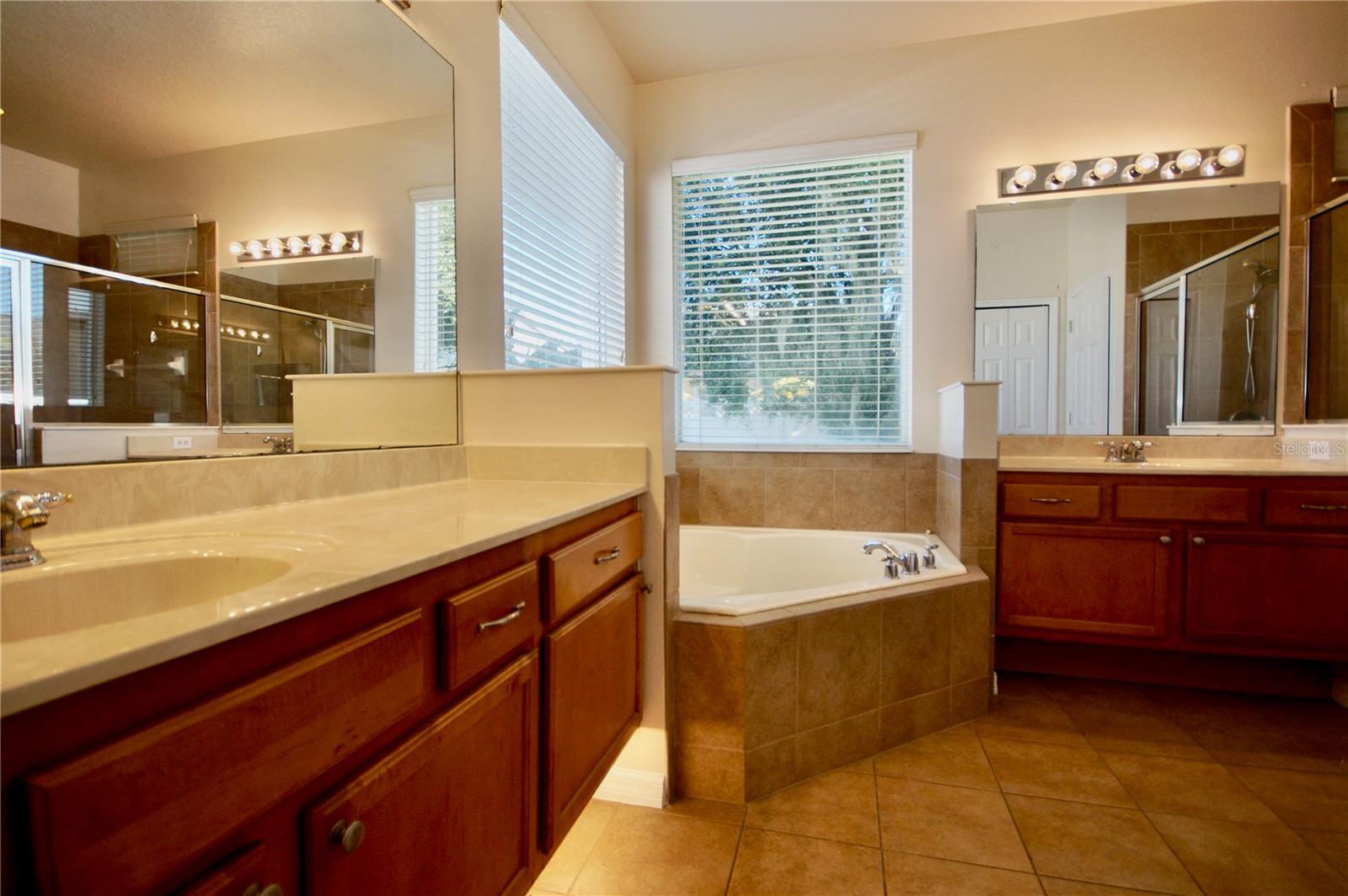 NEWBURY PARK - Residential Lease