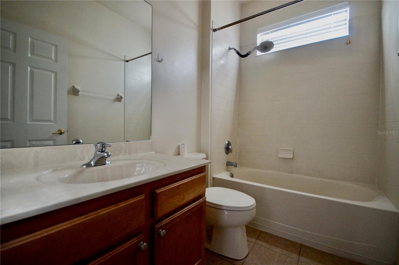 NEWBURY PARK - Residential Lease