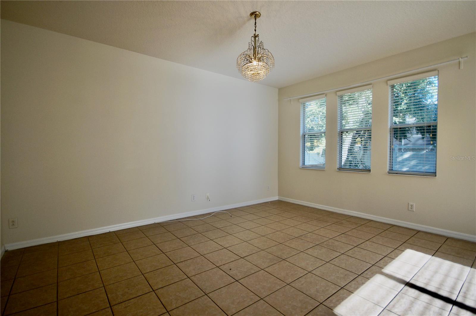 NEWBURY PARK - Residential Lease