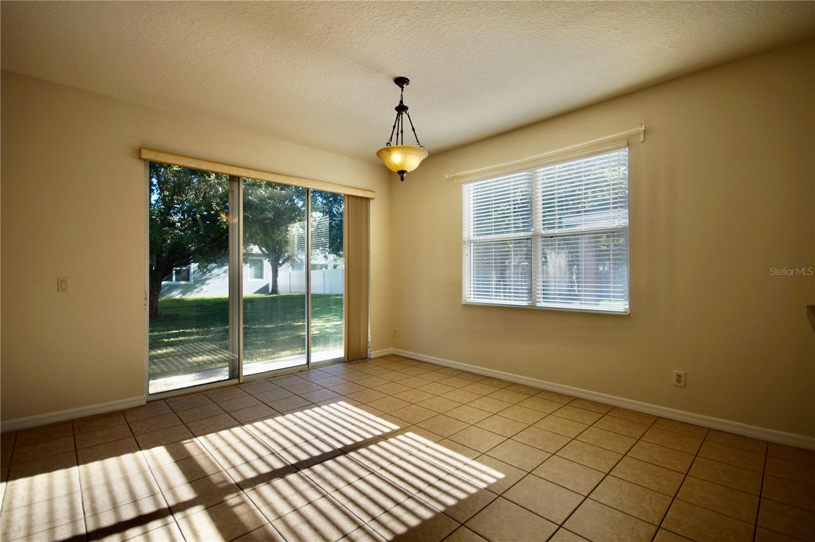 NEWBURY PARK - Residential Lease