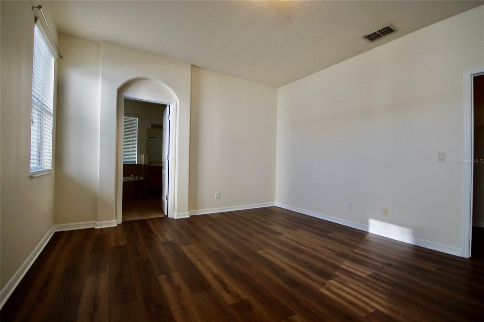NEWBURY PARK - Residential Lease