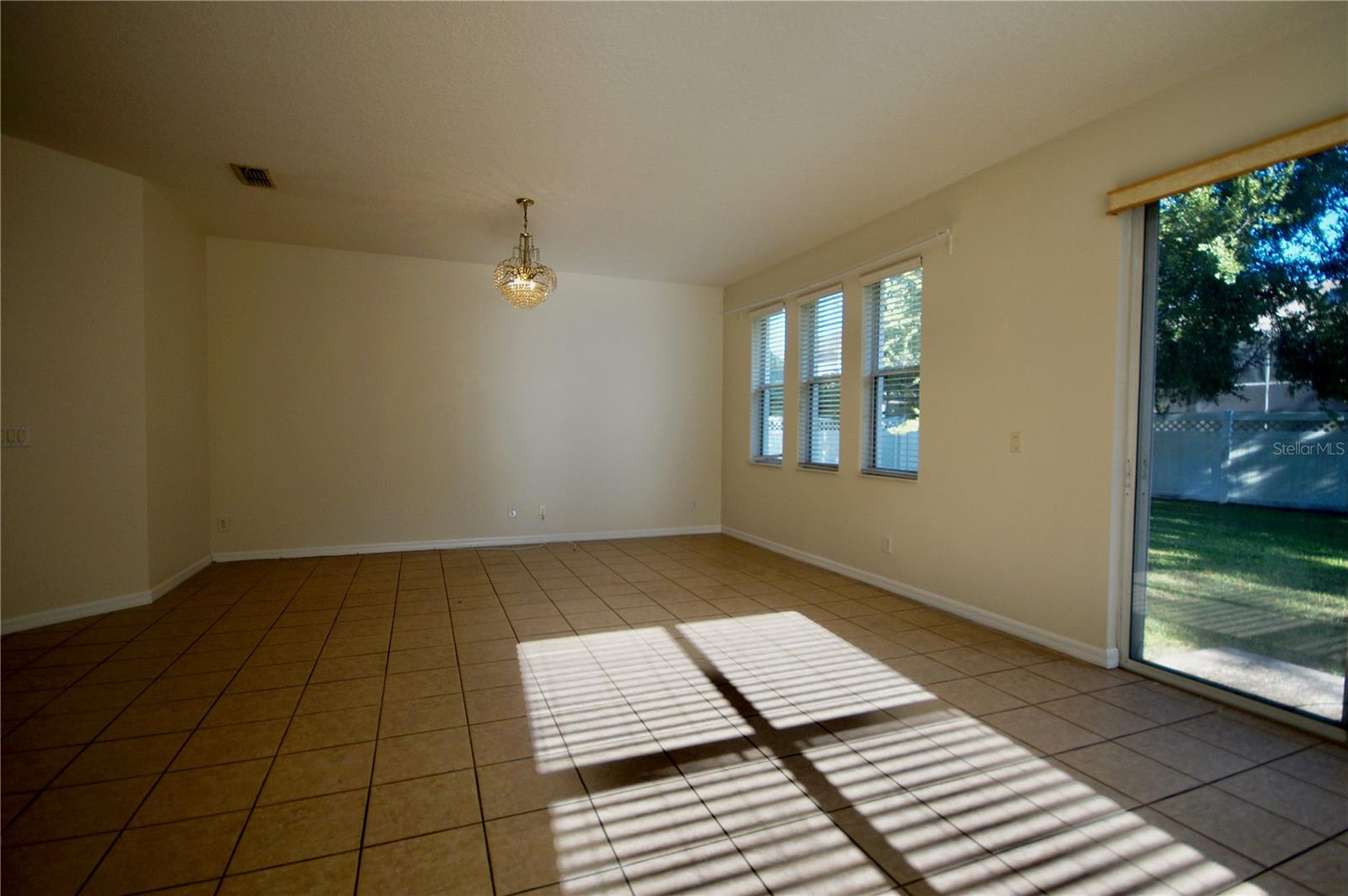 NEWBURY PARK - Residential Lease