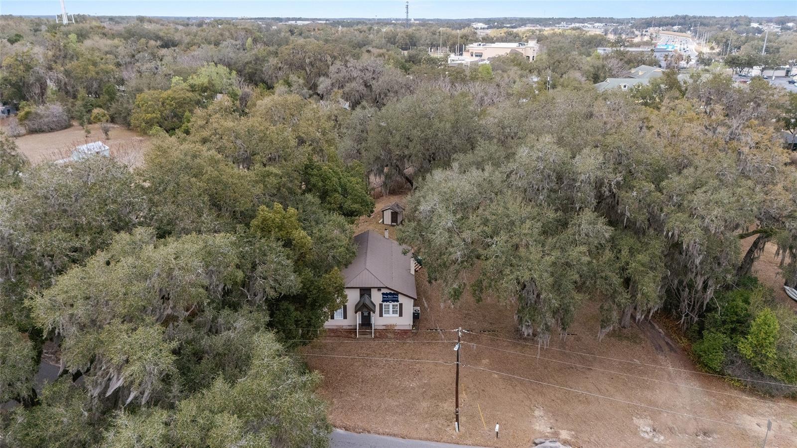 LADY LAKE - Residential