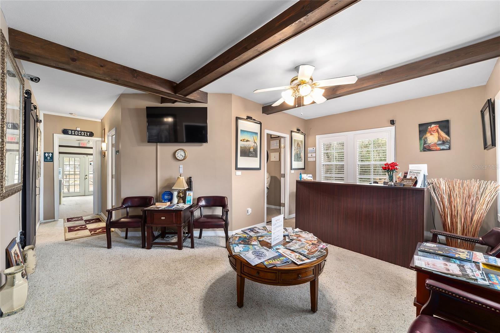 LADY LAKE - Residential