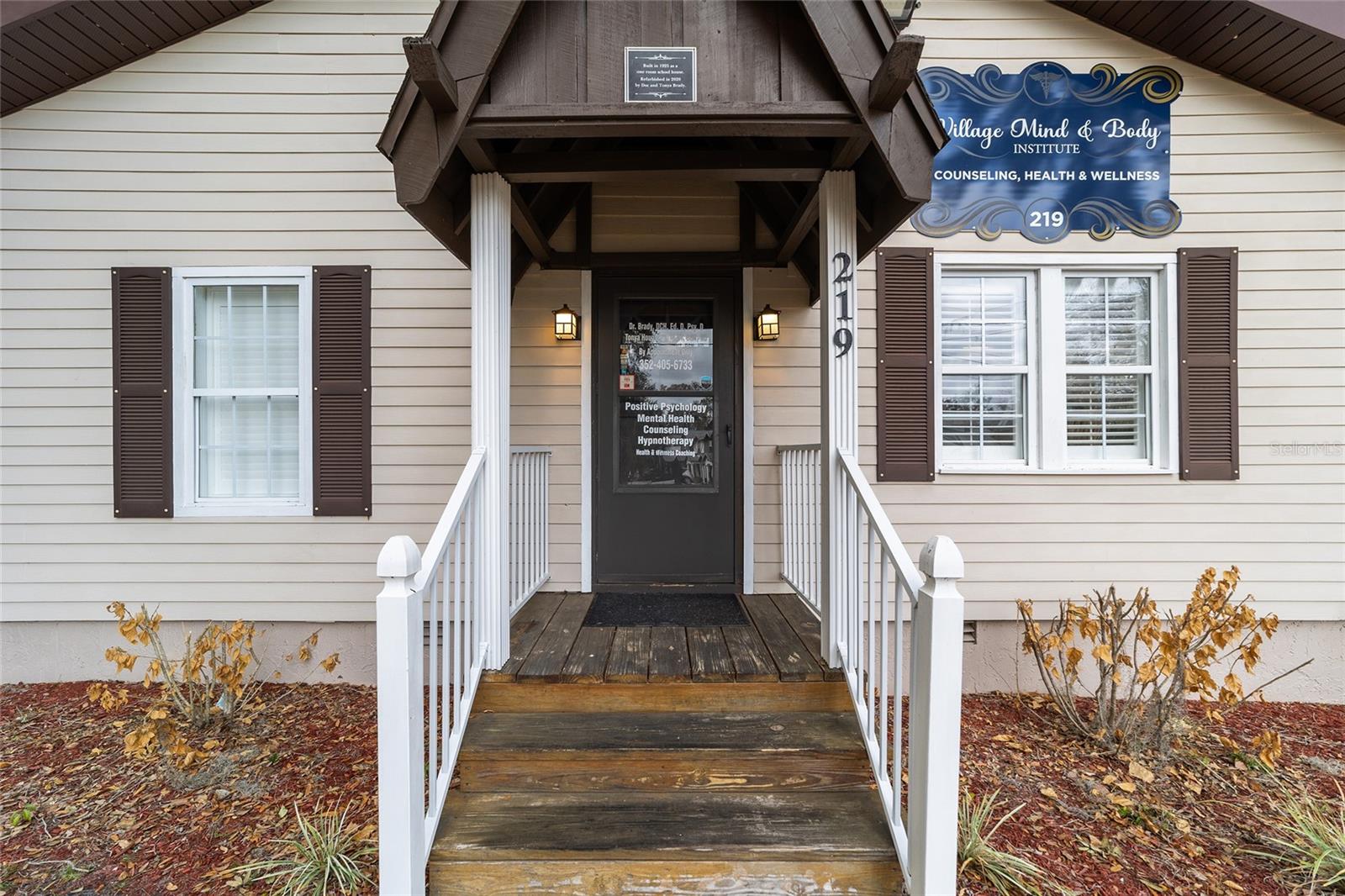 LADY LAKE - Residential