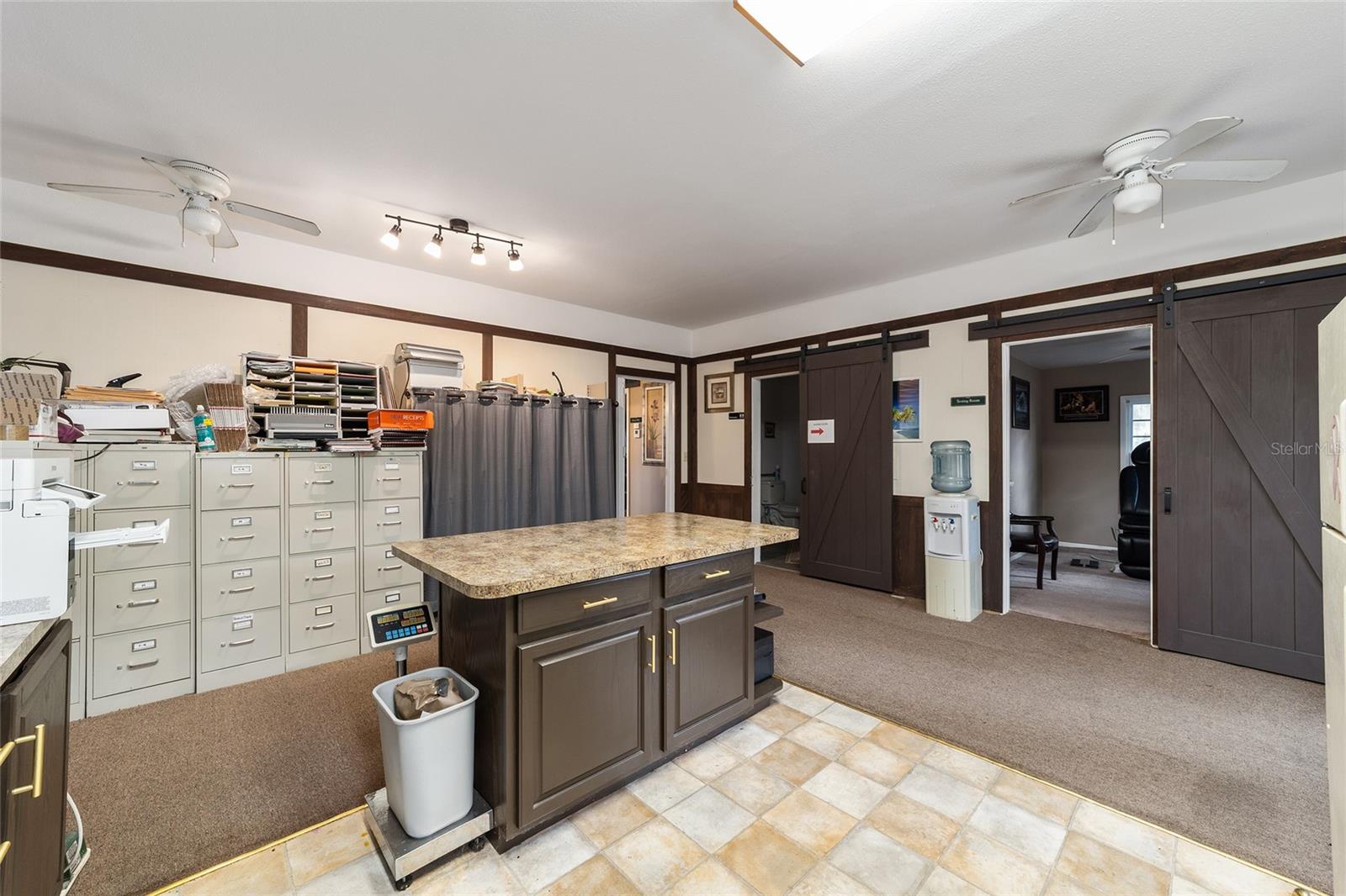 LADY LAKE - Residential