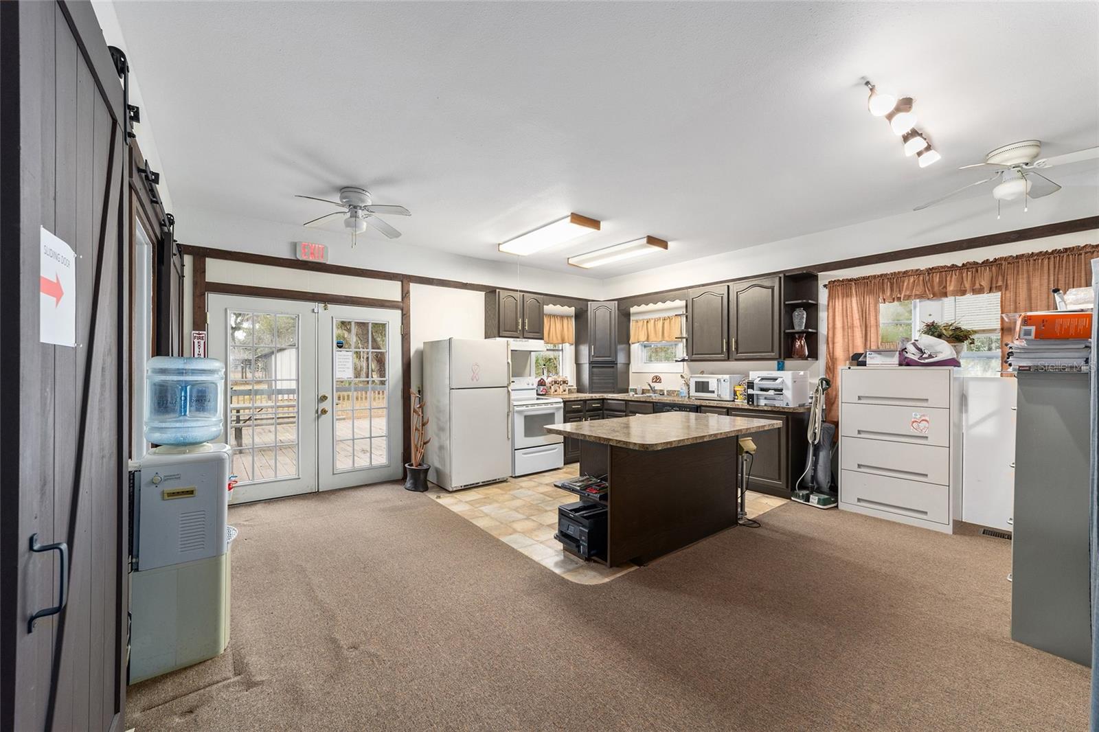 LADY LAKE - Residential