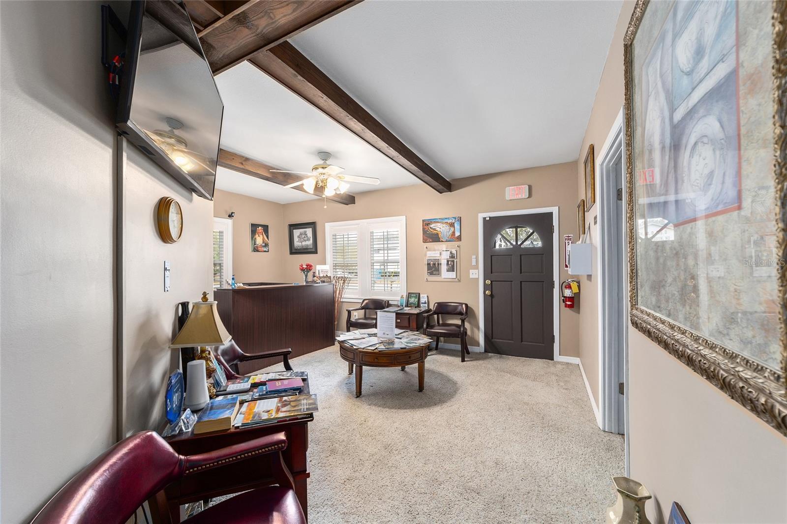 LADY LAKE - Residential