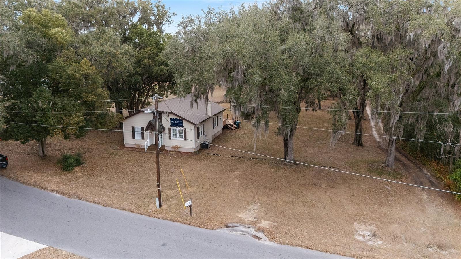 LADY LAKE - Residential