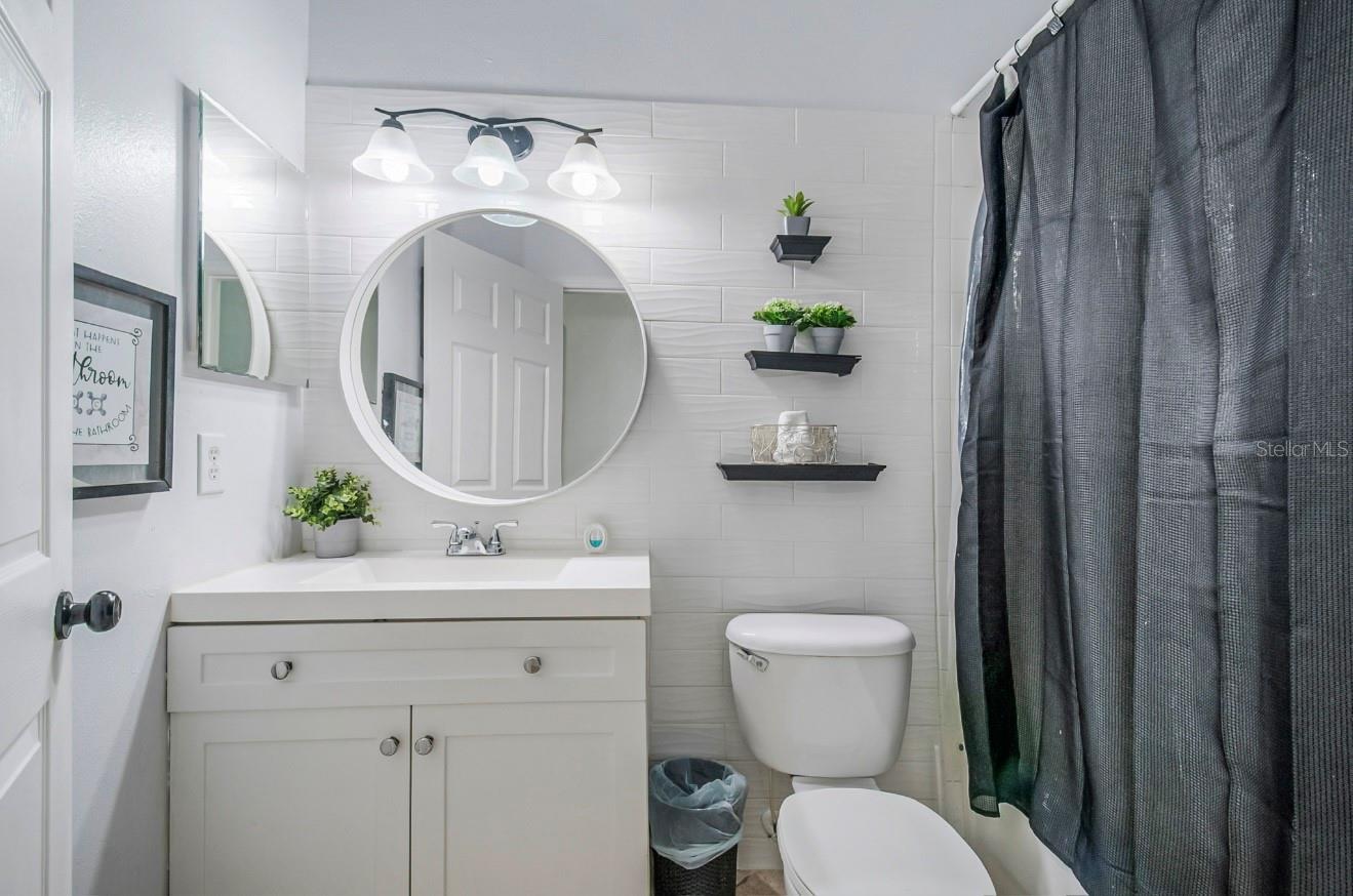 EMERALD POINTE - Residential