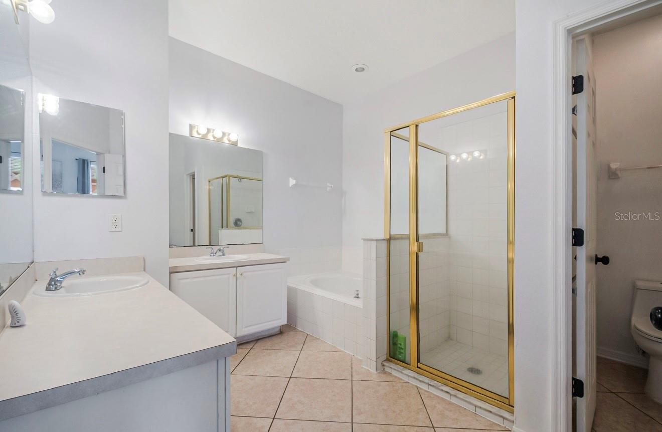 EMERALD POINTE - Residential