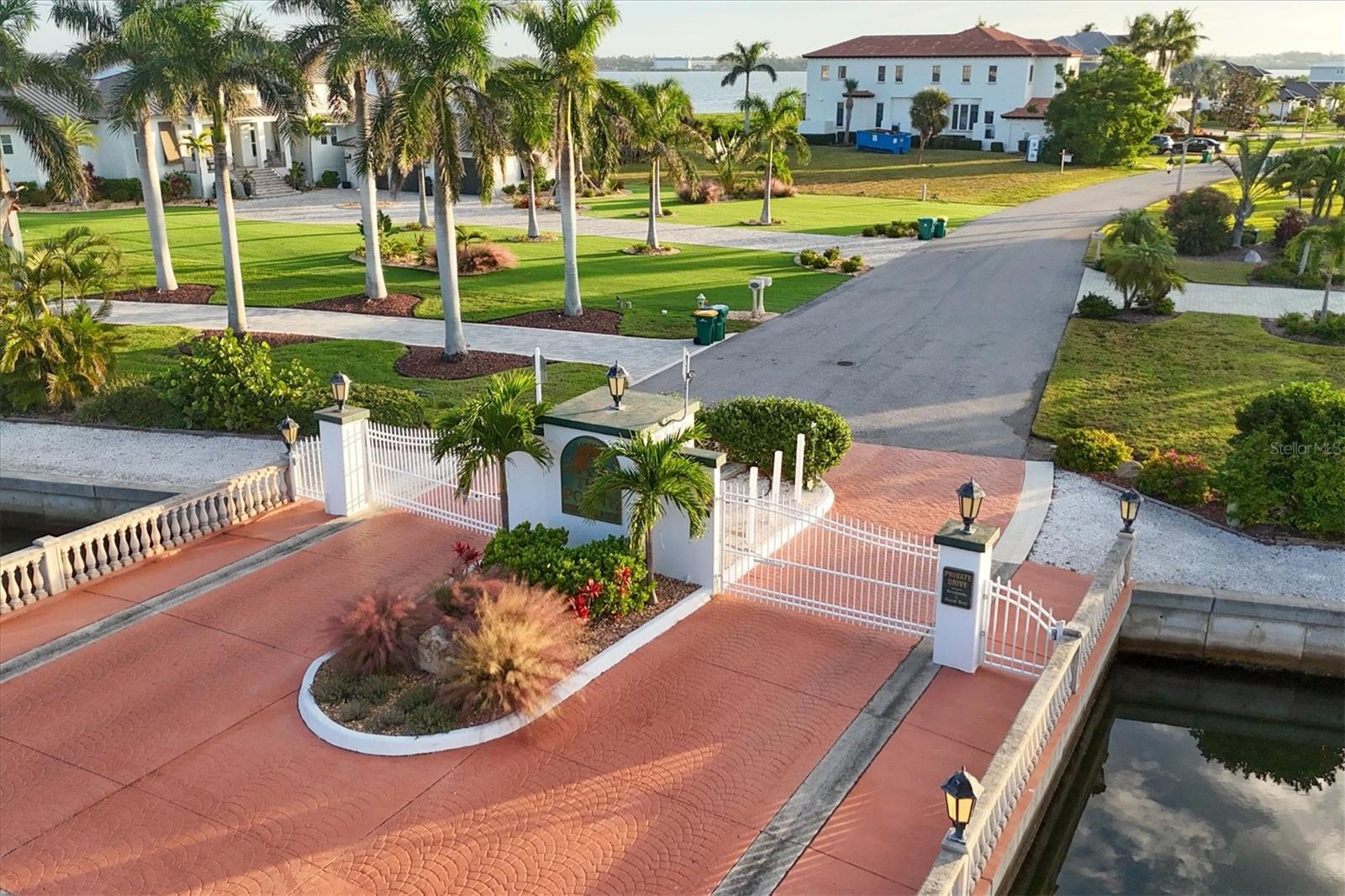 LEMON BAY ESTATES - Land