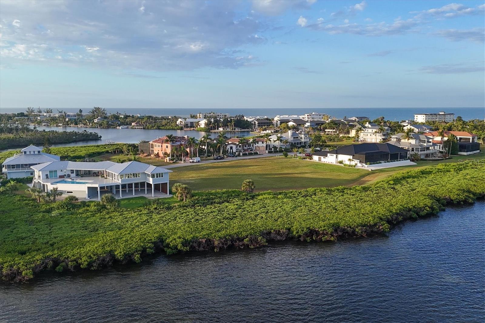 LEMON BAY ESTATES - Land