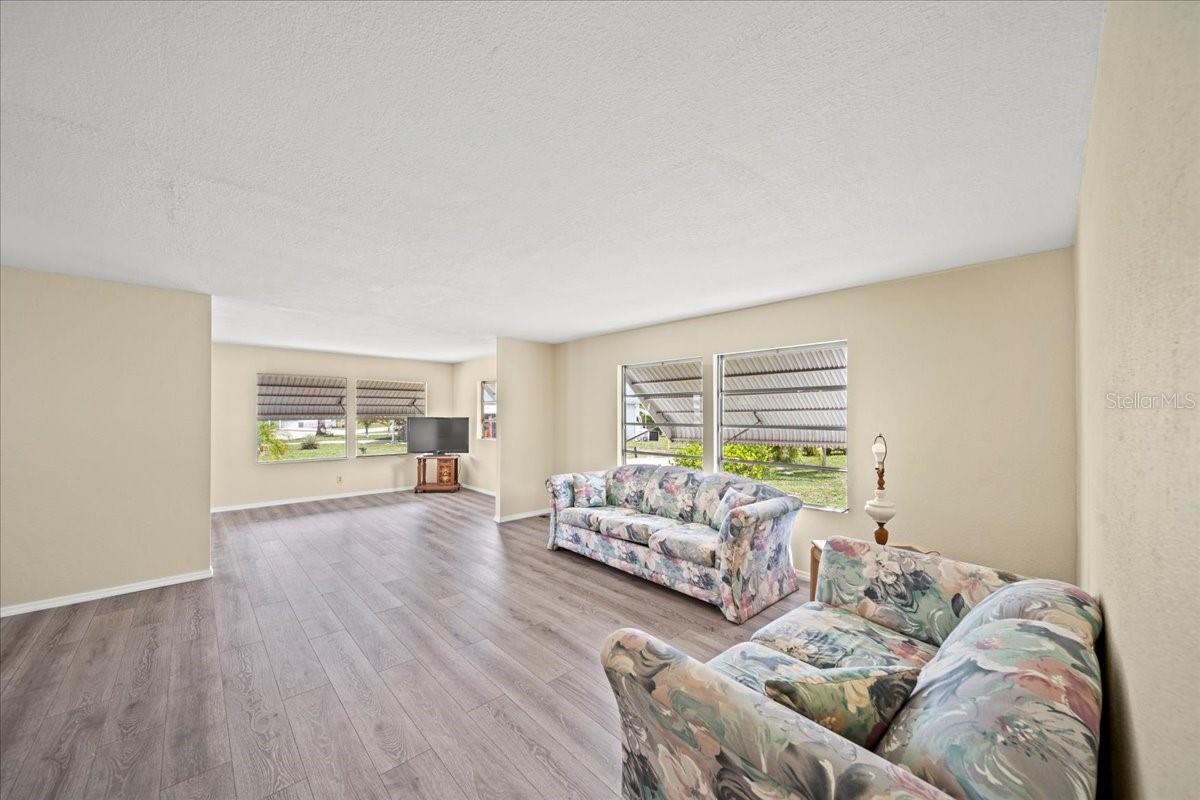 752 KNOTTY PINE CIRCLE