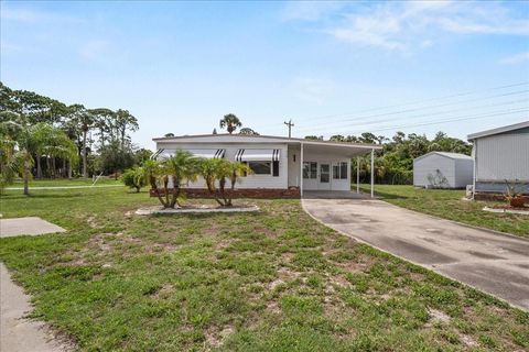 752 KNOTTY PINE CIRCLE NORTH FORT MYERS FL 33917