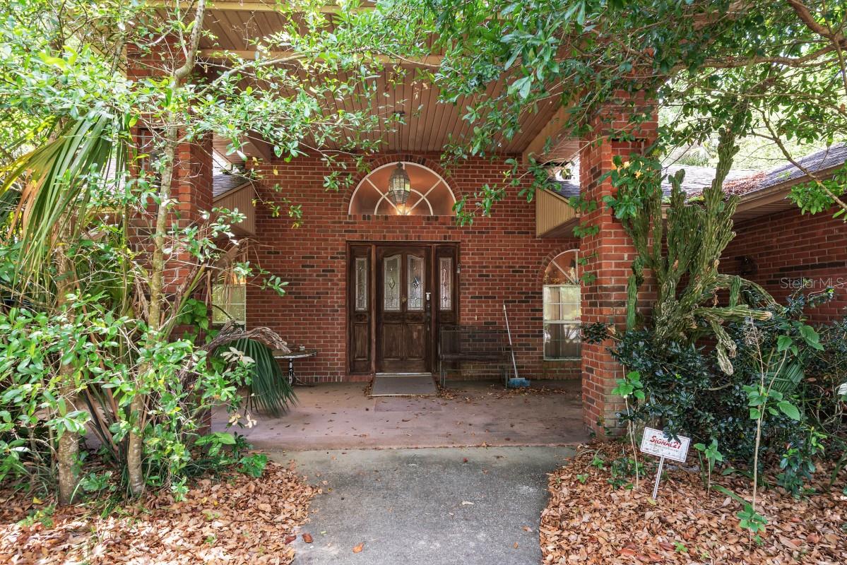 418 W HOLLY DRIVE