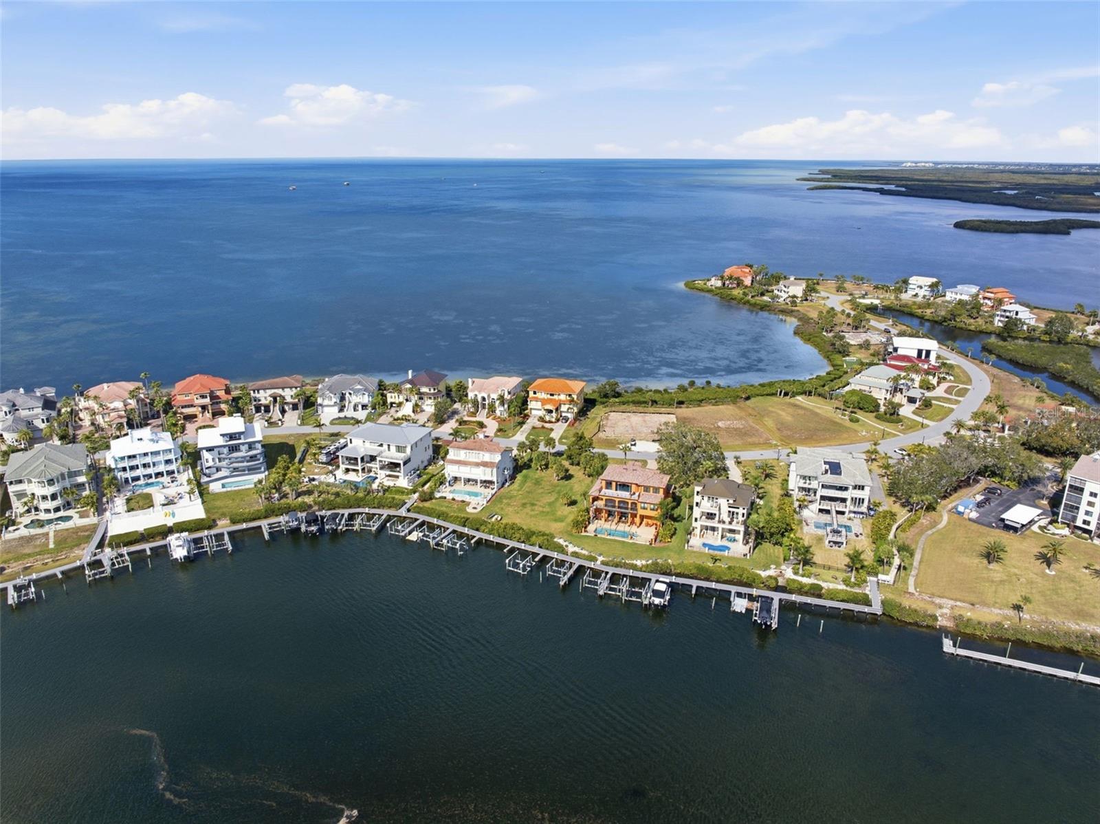 HARBORPOINTE - Residential