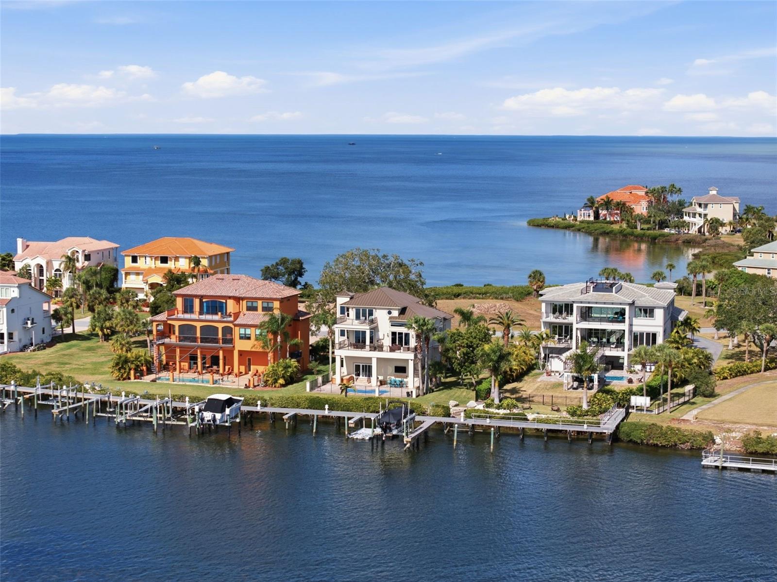 HARBORPOINTE - Residential