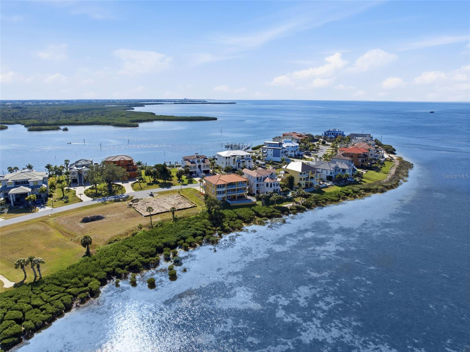 HARBORPOINTE - Residential