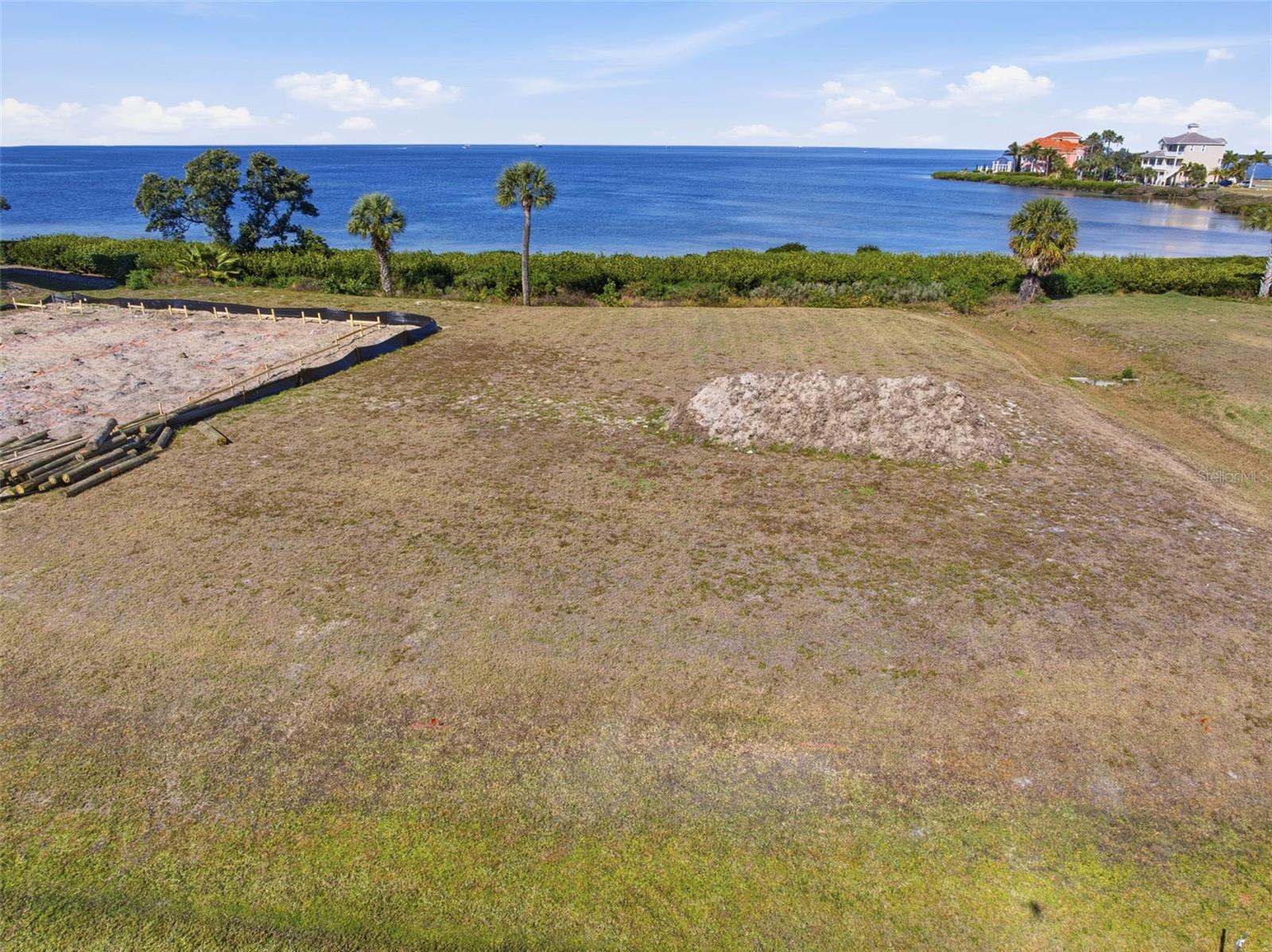 HARBORPOINTE - Residential