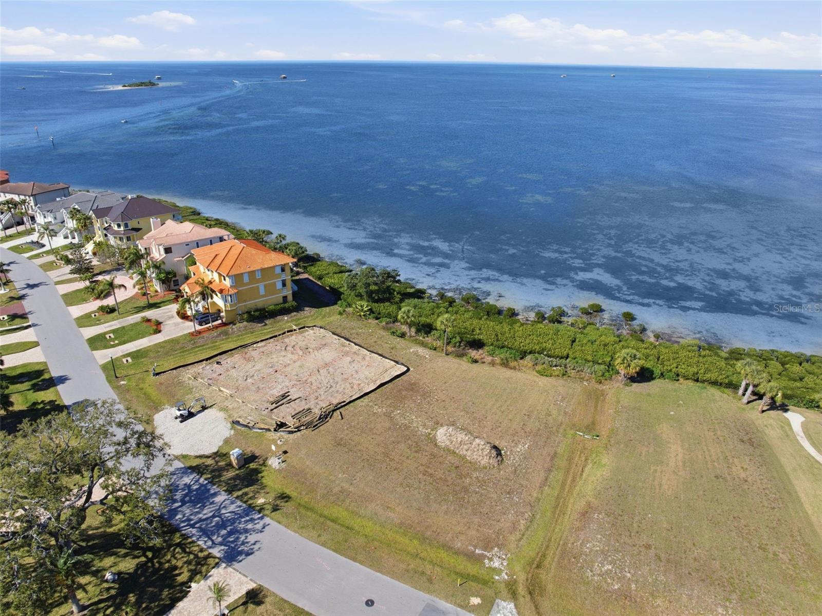 HARBORPOINTE - Residential