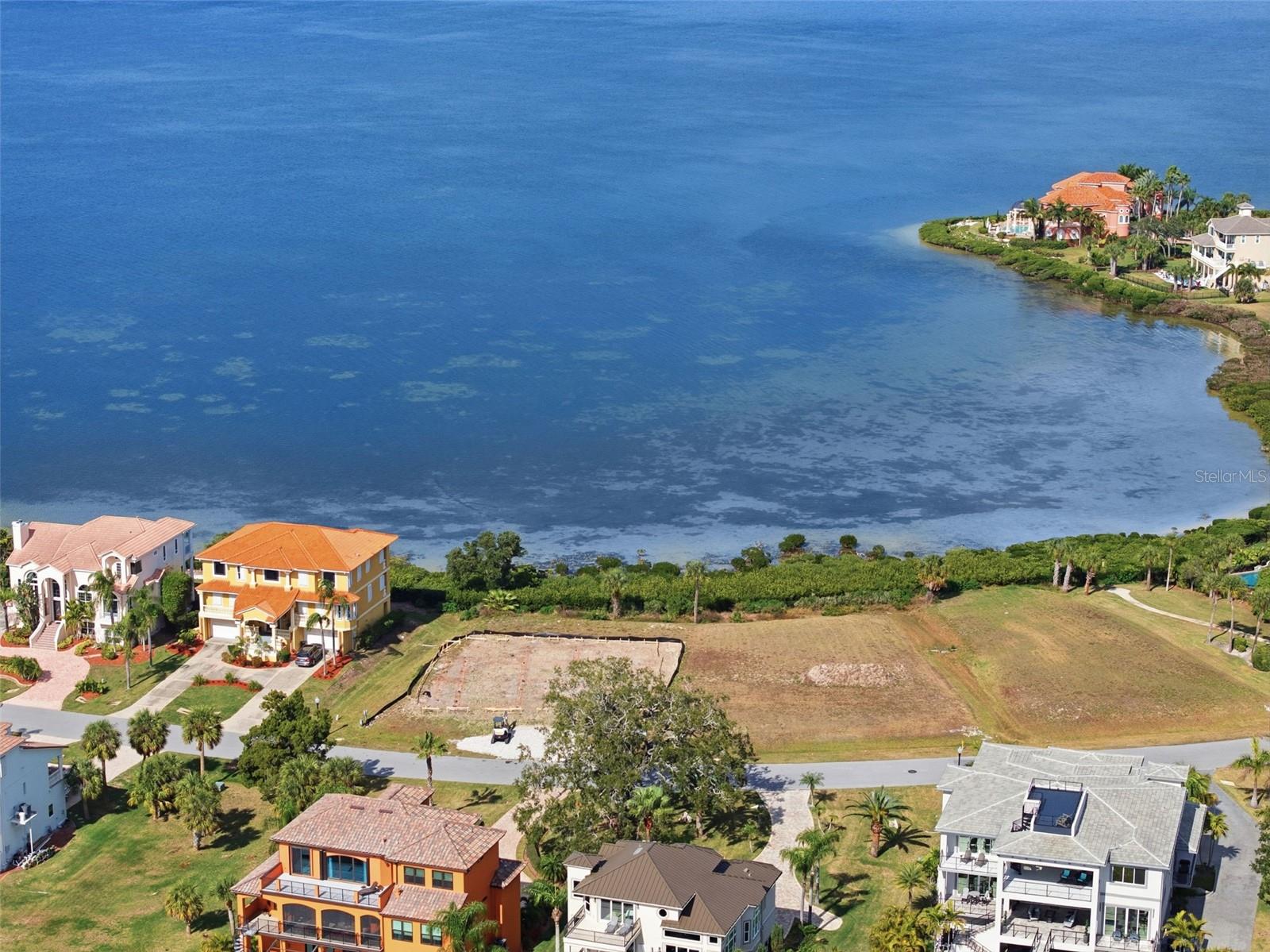 HARBORPOINTE - Residential