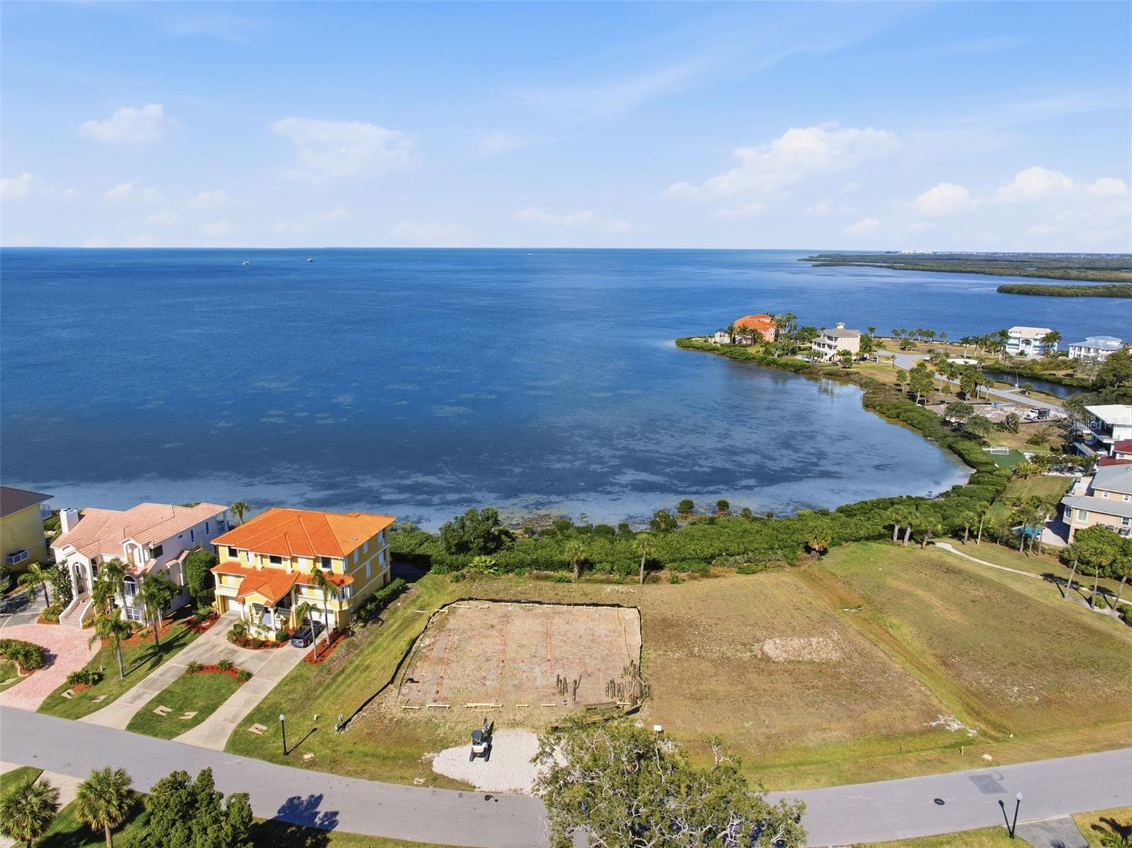 HARBORPOINTE - Residential