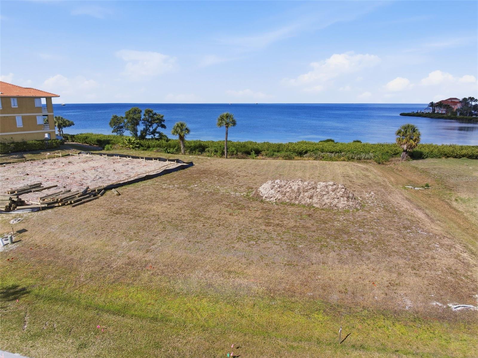 HARBORPOINTE - Residential