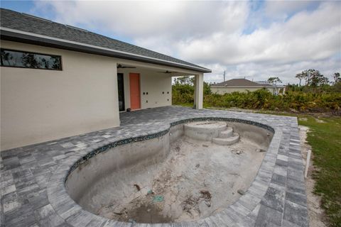 A home in PORT CHARLOTTE