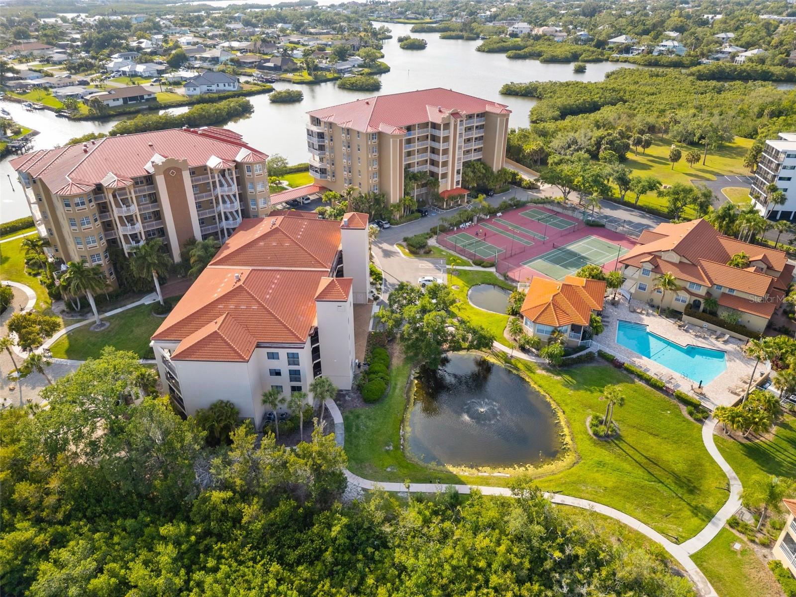 BLACKBURN HARBOR RESIDENCES - Residential