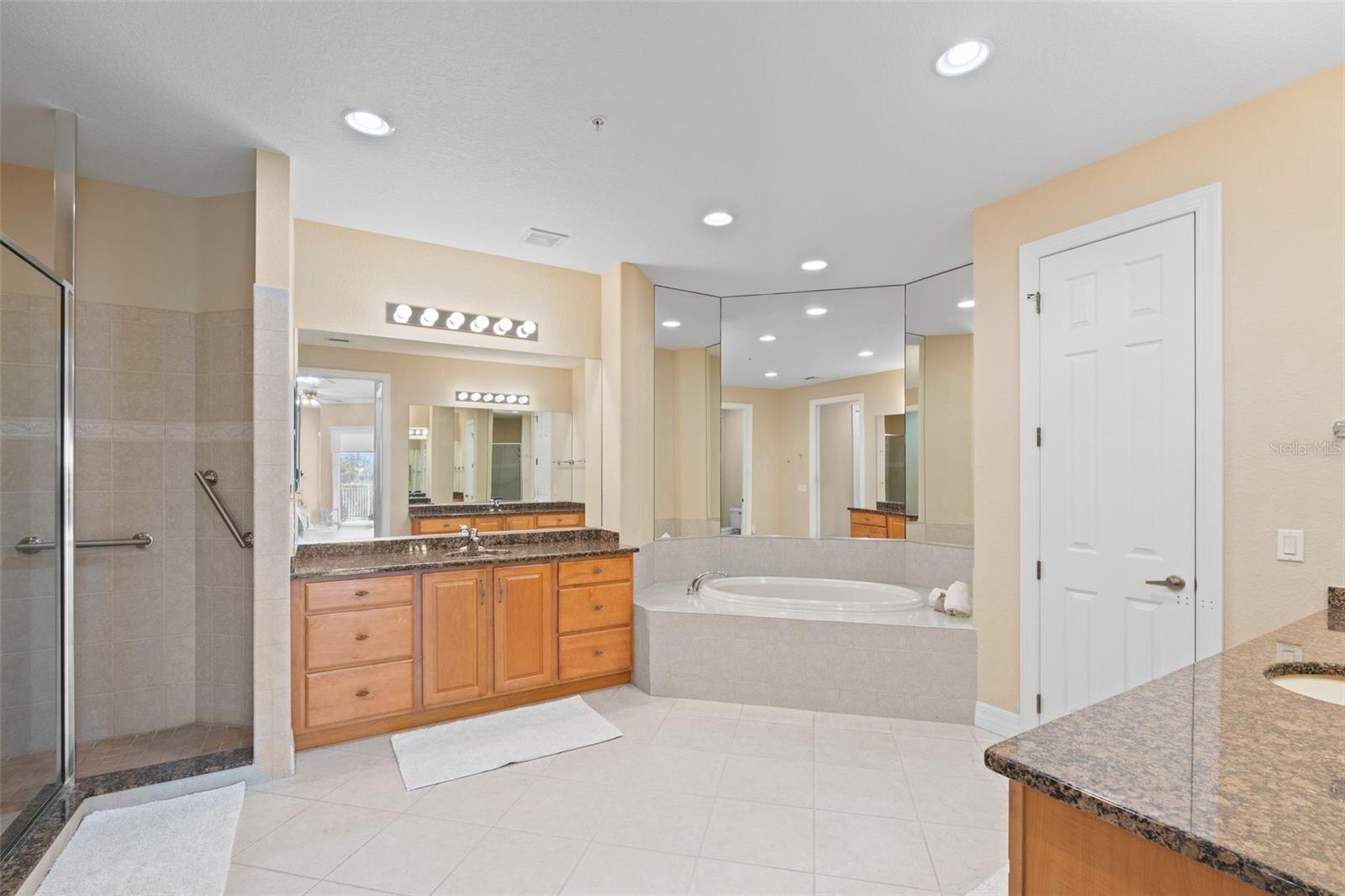 BLACKBURN HARBOR RESIDENCES - Residential